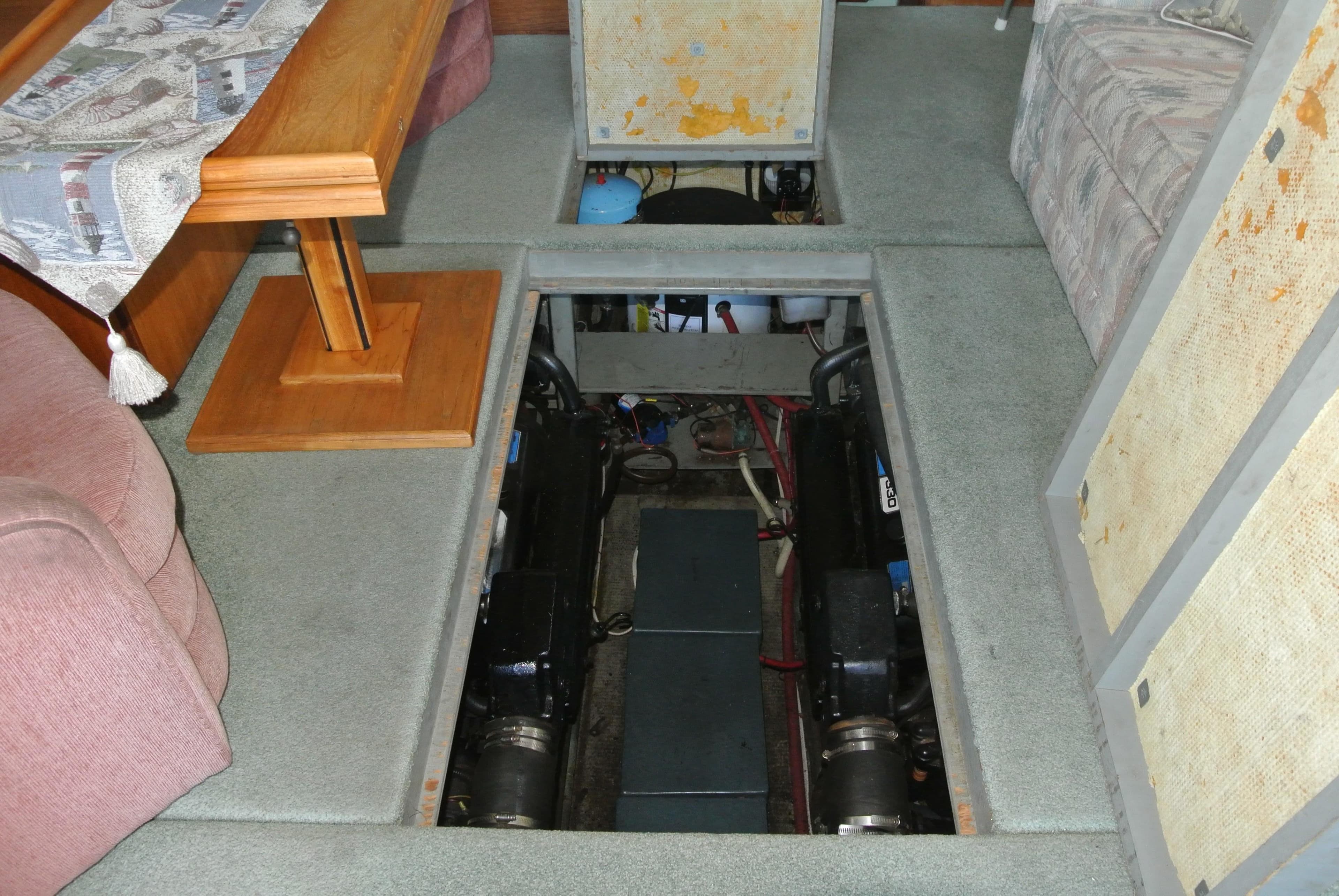 1978 Tollycraft 37 Convertible