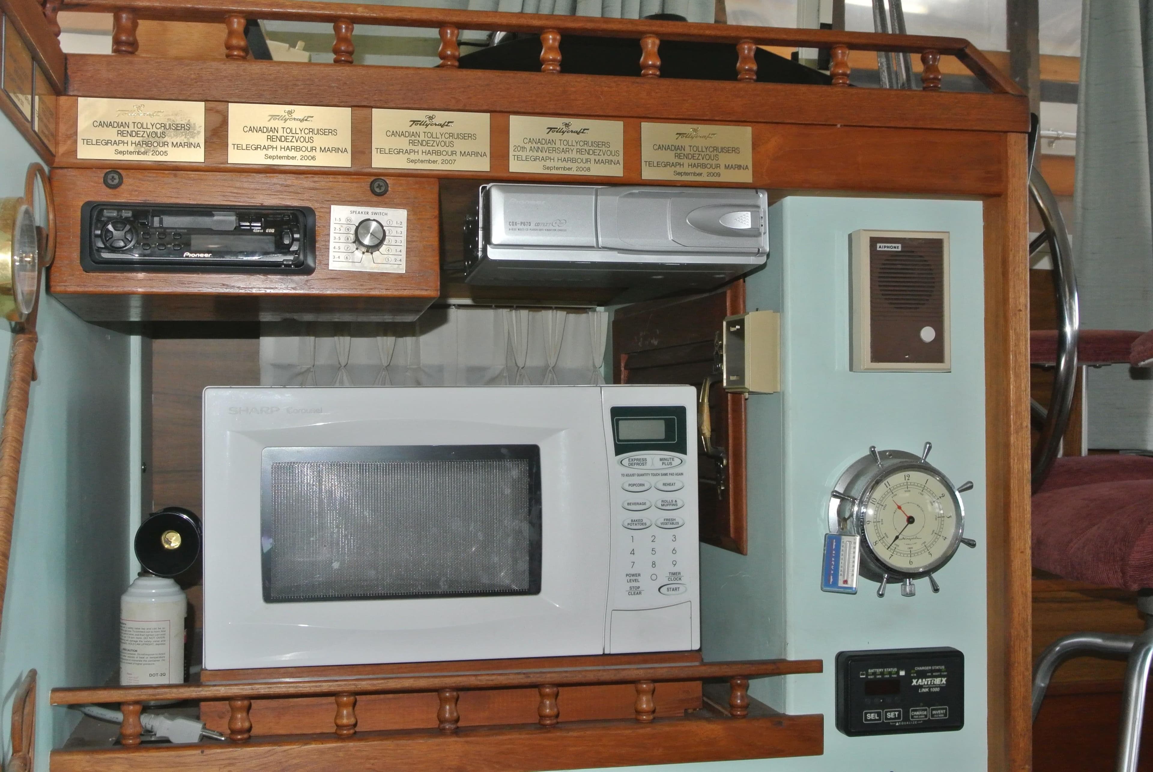 1978 Tollycraft 37 Convertible