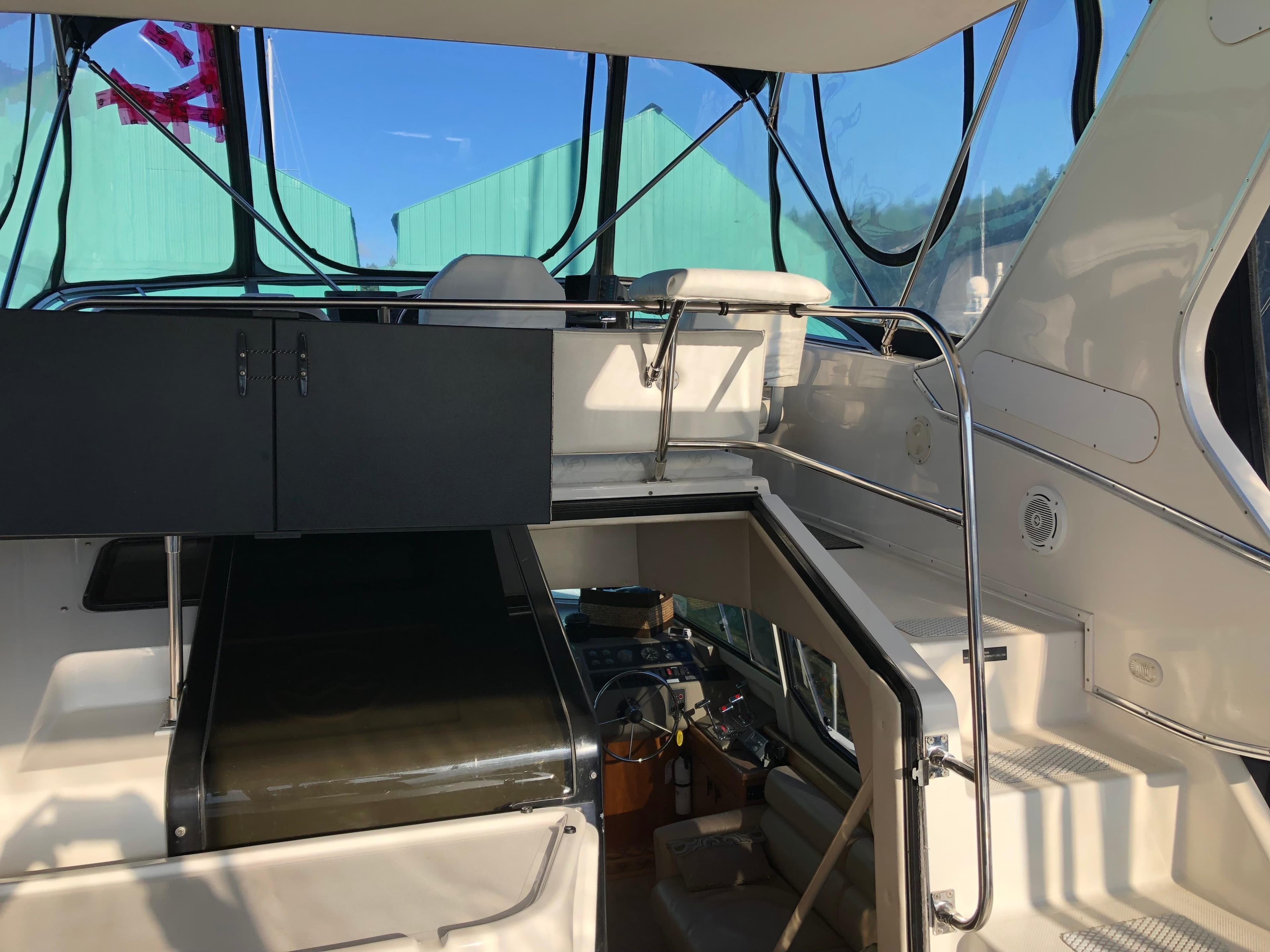 1998 Bayliner 4087 Aft Cabin Motoryacht