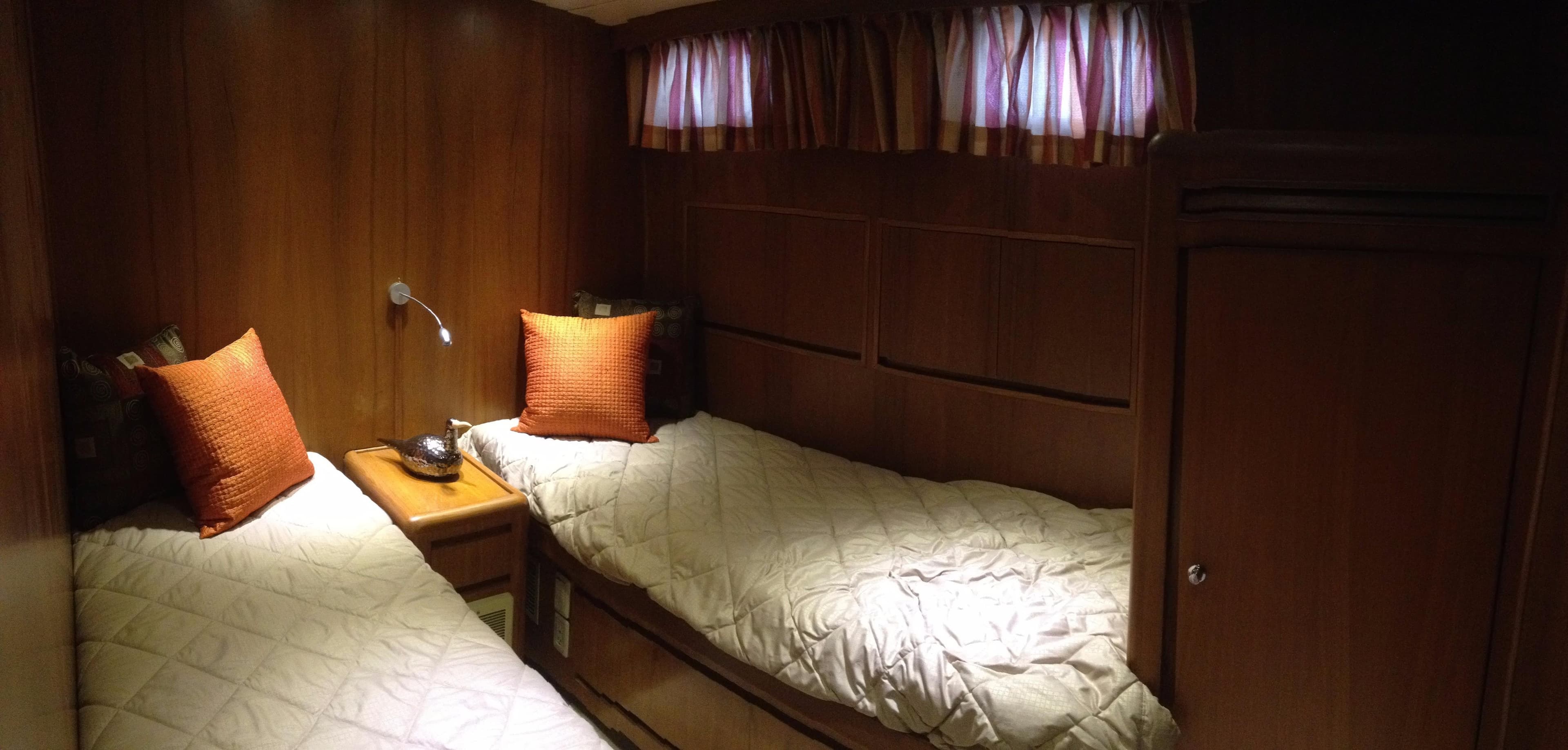 1993 Ocean Alexander 630