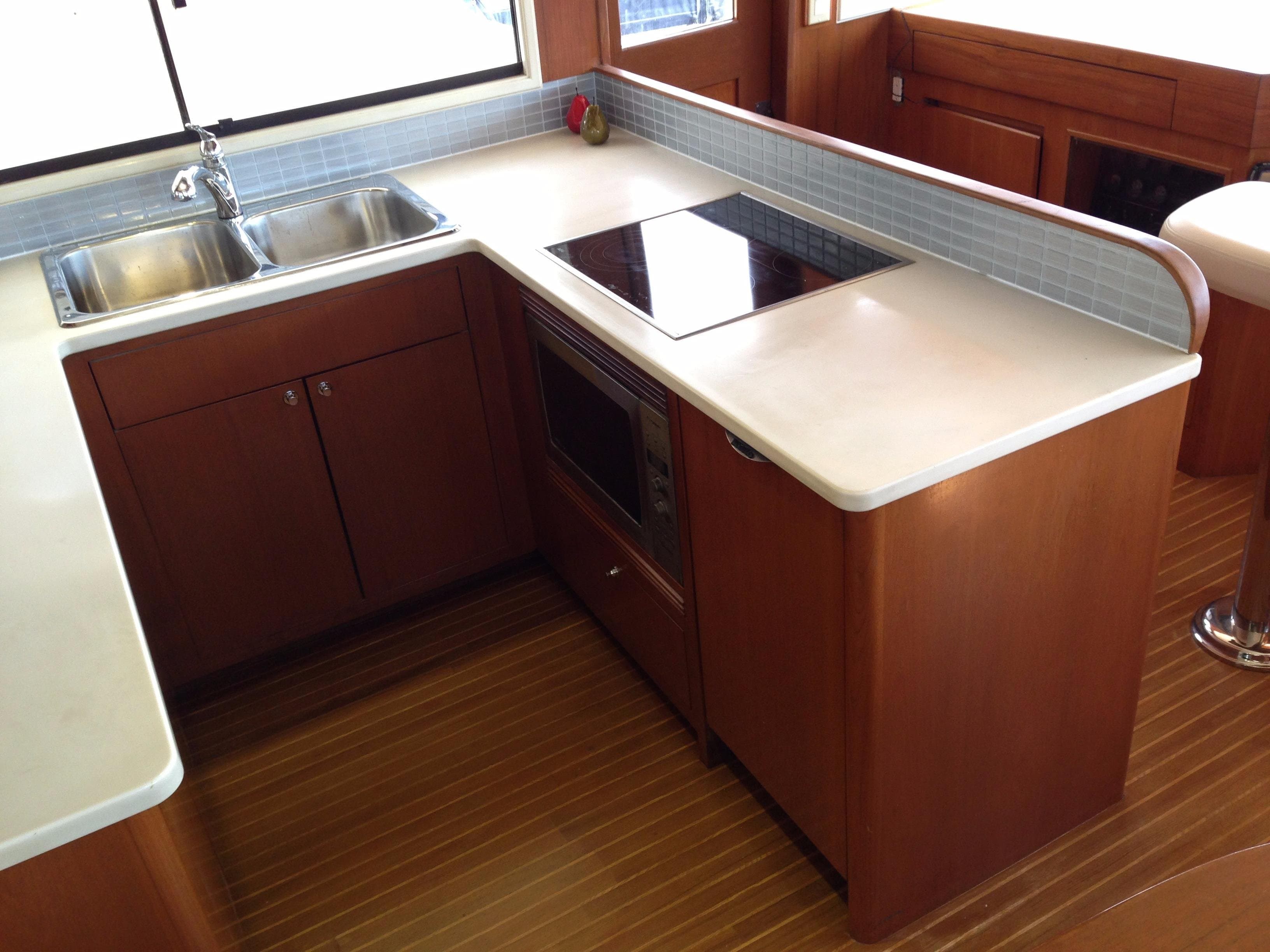 1993 Ocean Alexander 630