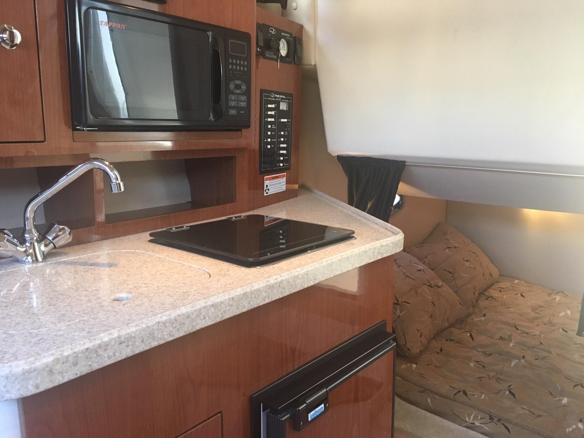2008 Regal 2565