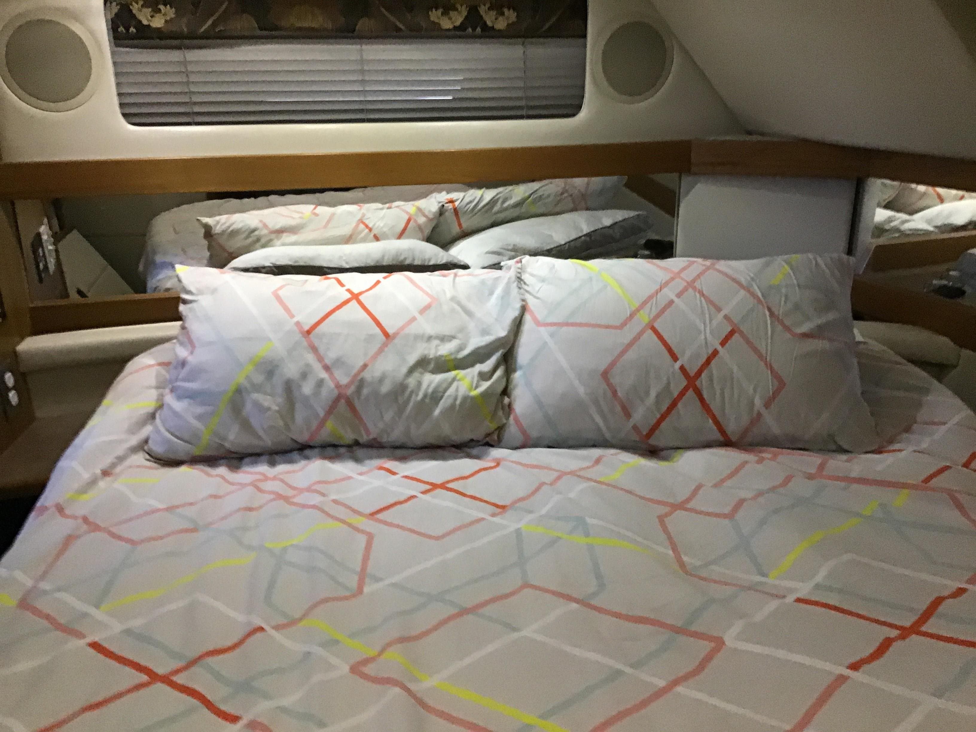 2001 Bayliner 4087 Aft Cabin Motoryacht