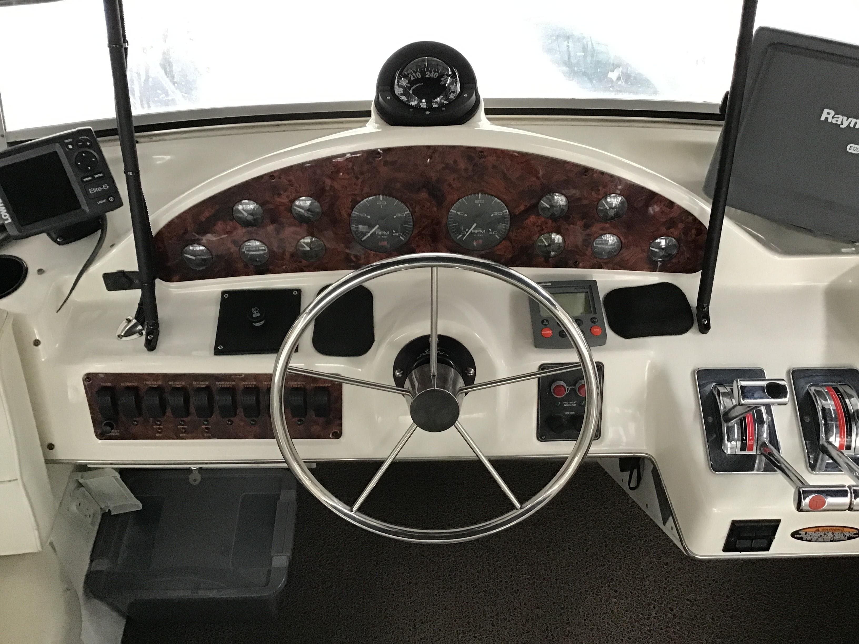 2001 Bayliner 4087 Aft Cabin Motoryacht
