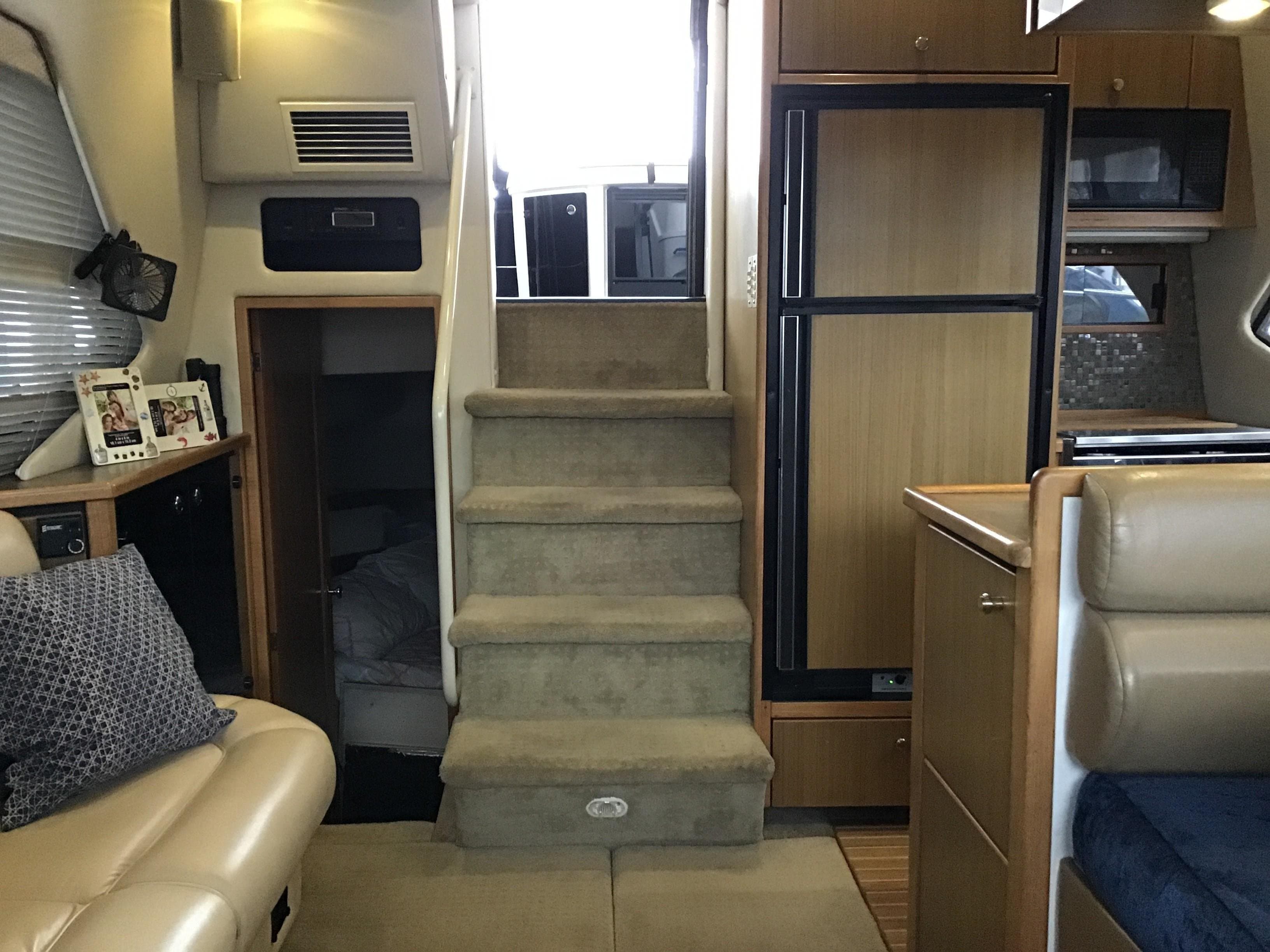 2001 Bayliner 4087 Aft Cabin Motoryacht