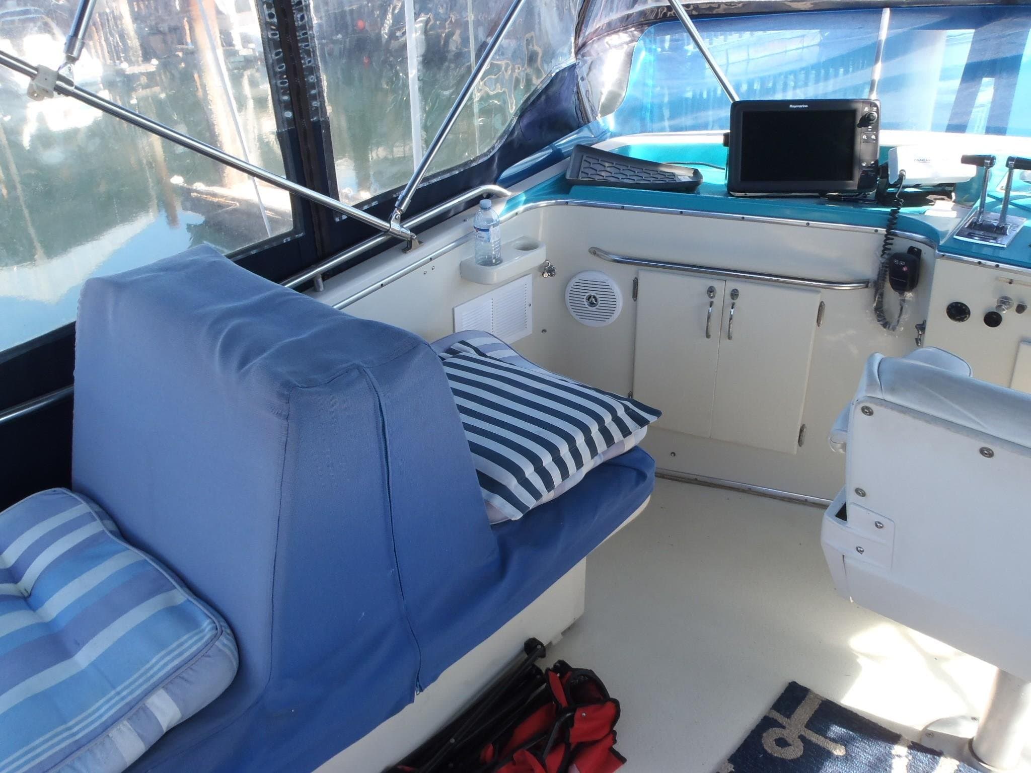 1973 Tollycraft 40 Tri-Cabin Motor Yacht