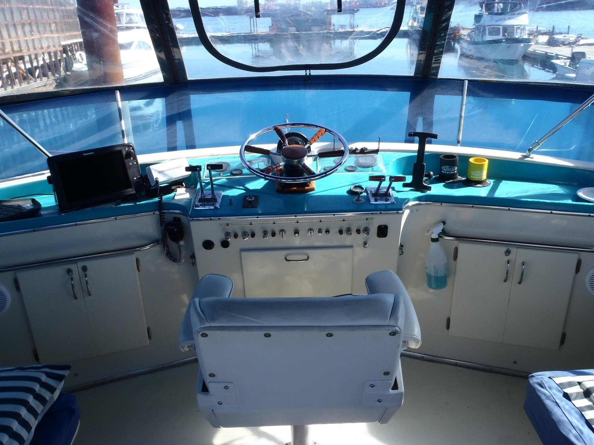 1973 Tollycraft 40 Tri-Cabin Motor Yacht