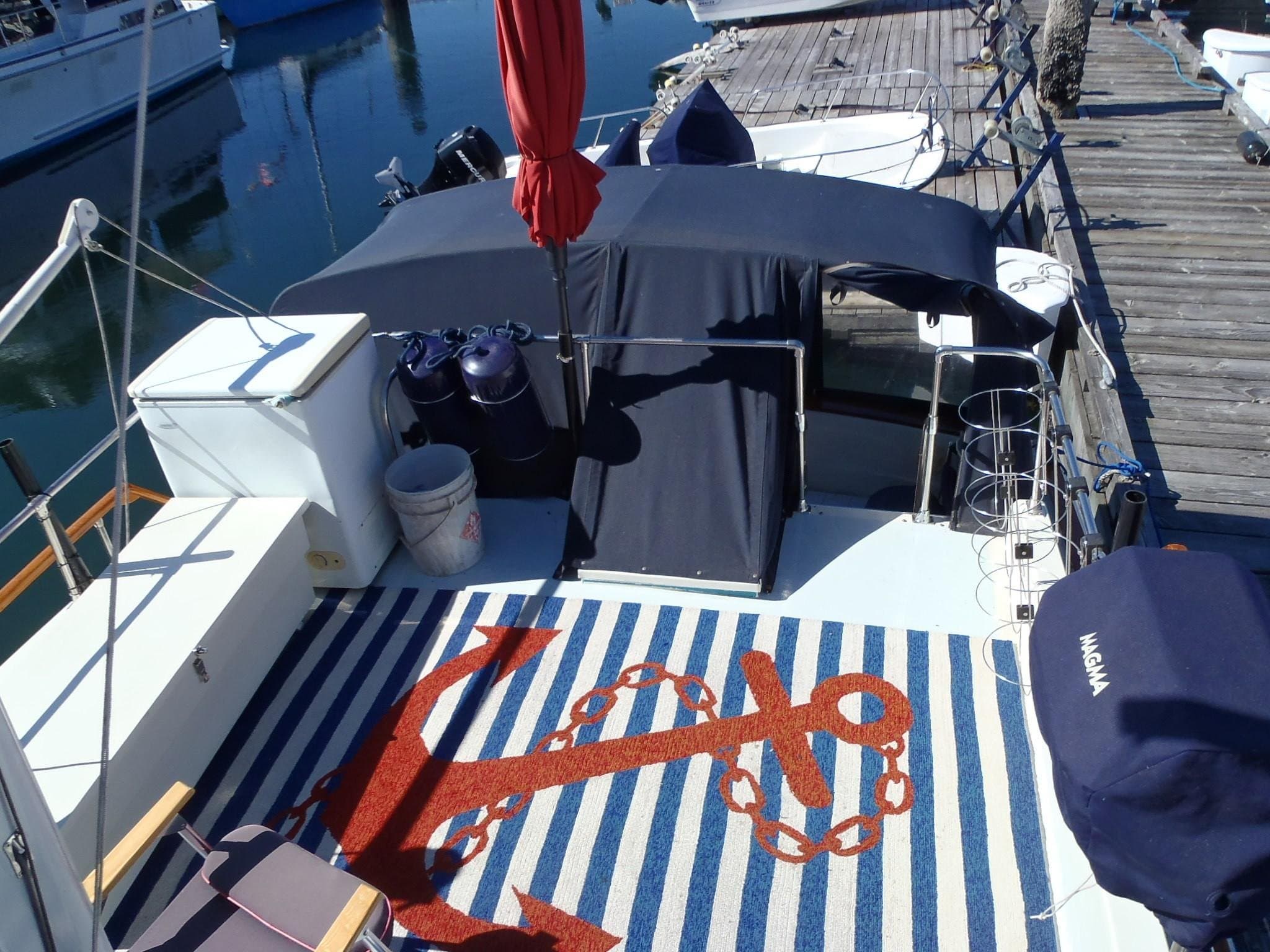 1973 Tollycraft 40 Tri-Cabin Motor Yacht