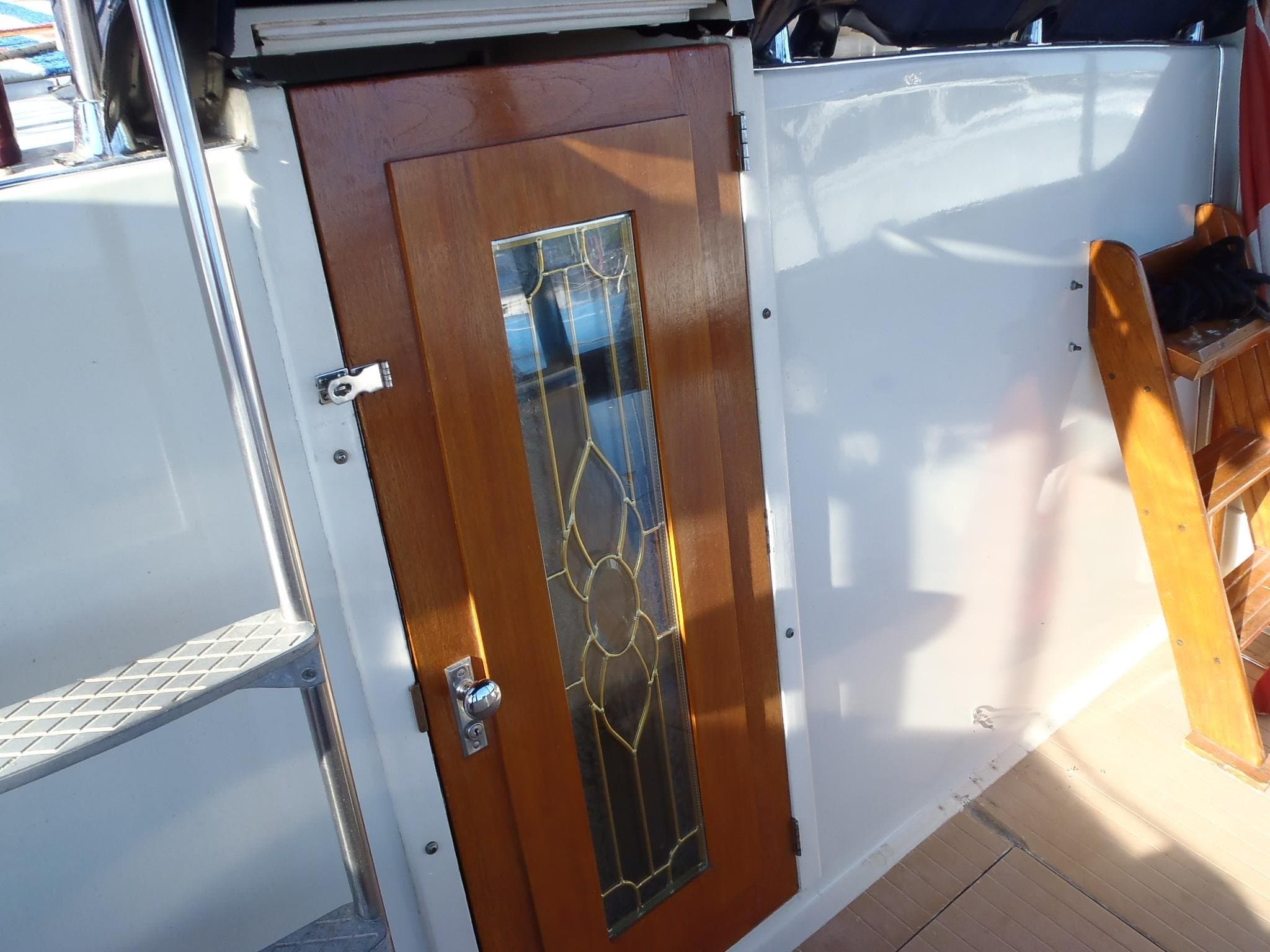 1973 Tollycraft 40 Tri-Cabin Motor Yacht