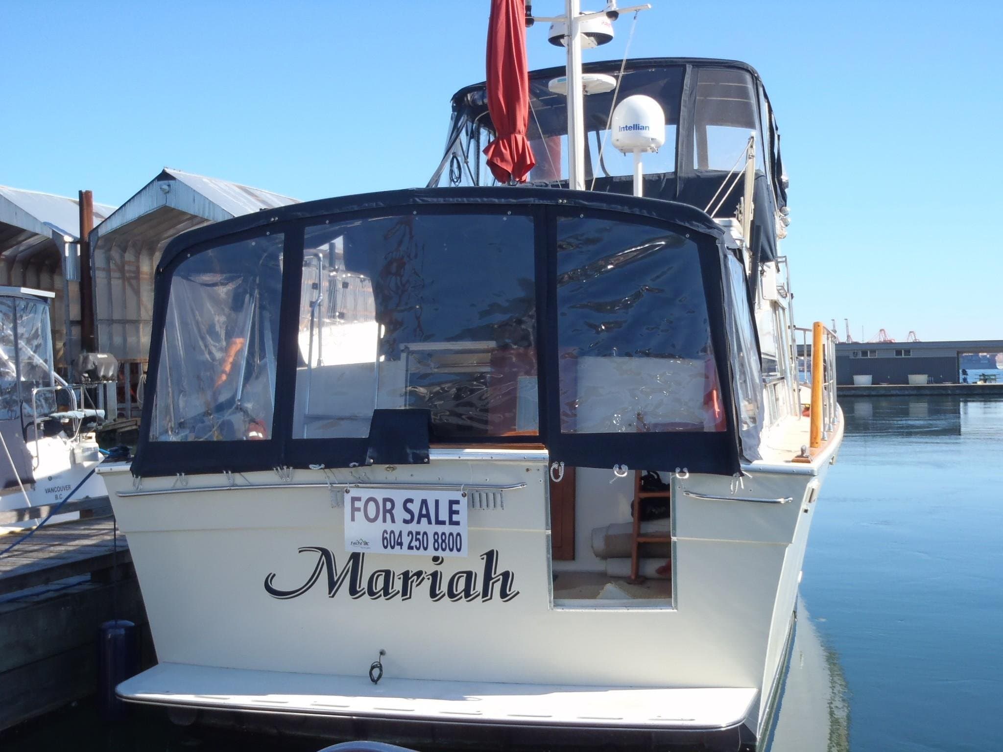 1973 Tollycraft 40 Tri-Cabin Motor Yacht