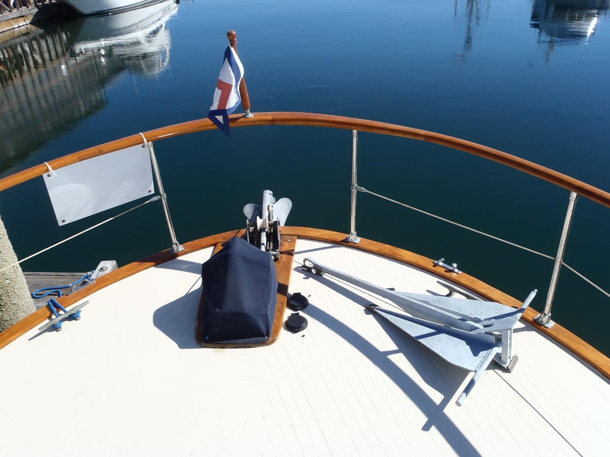 1973 Tollycraft 40 Tri-Cabin Motor Yacht