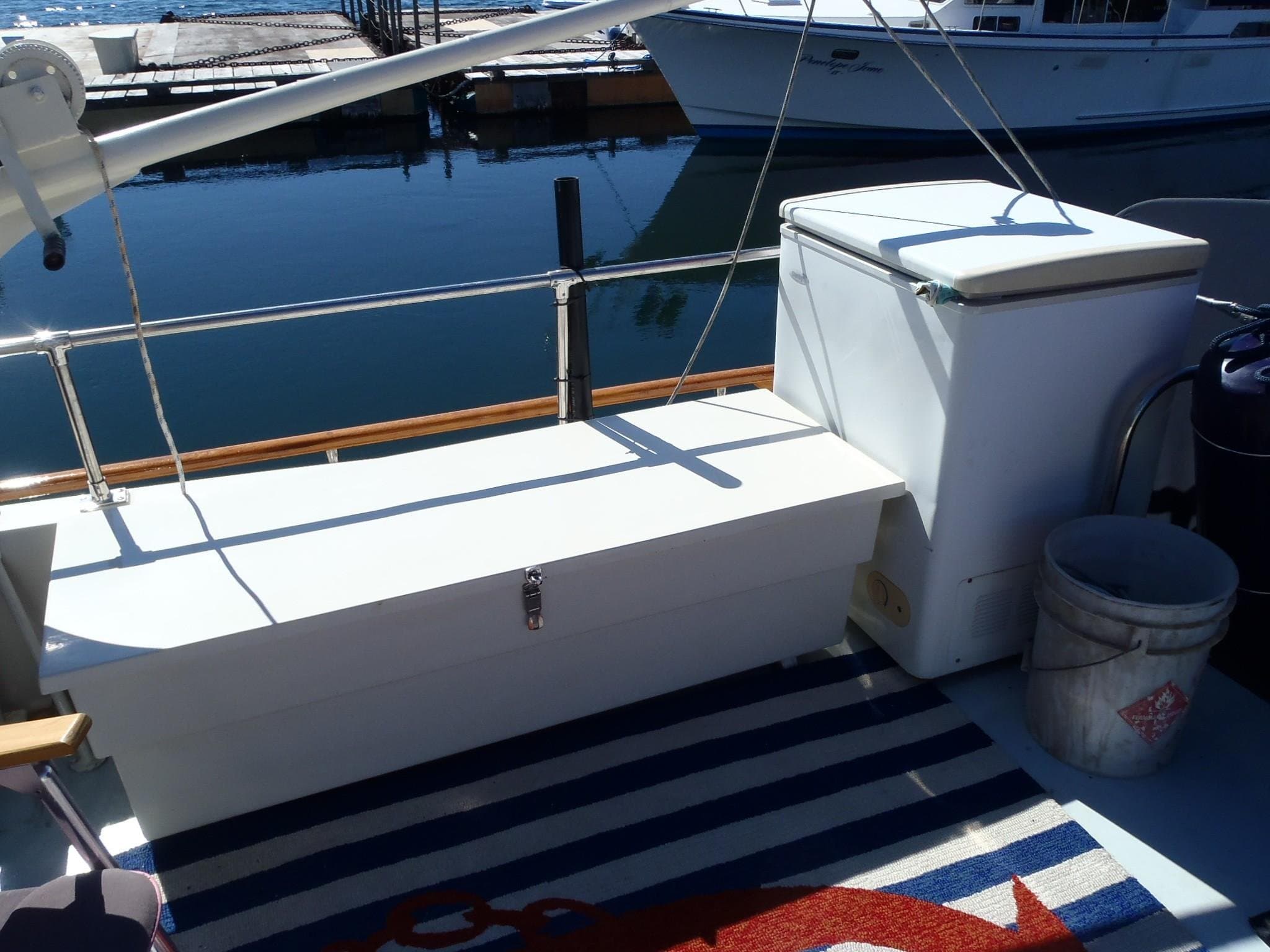 1973 Tollycraft 40 Tri-Cabin Motor Yacht