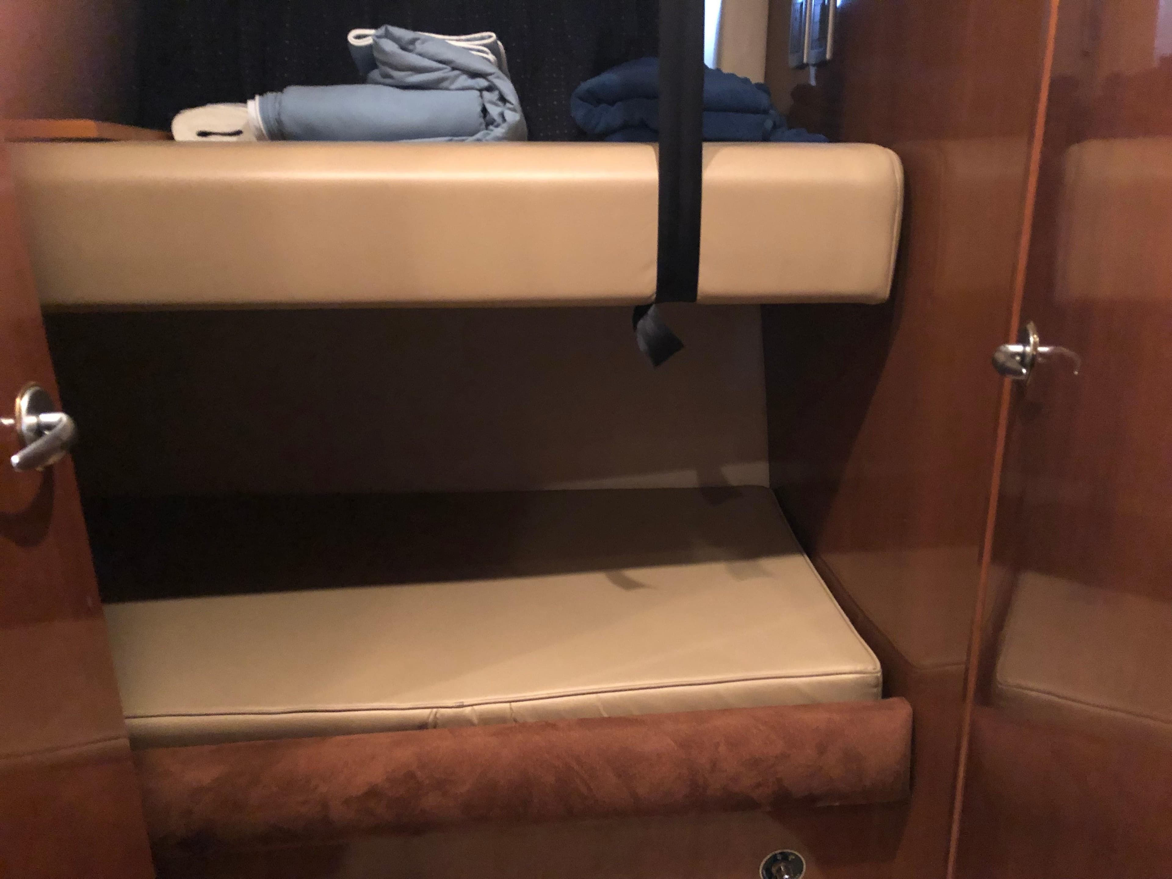 2006 Meridian 490 Pilothouse