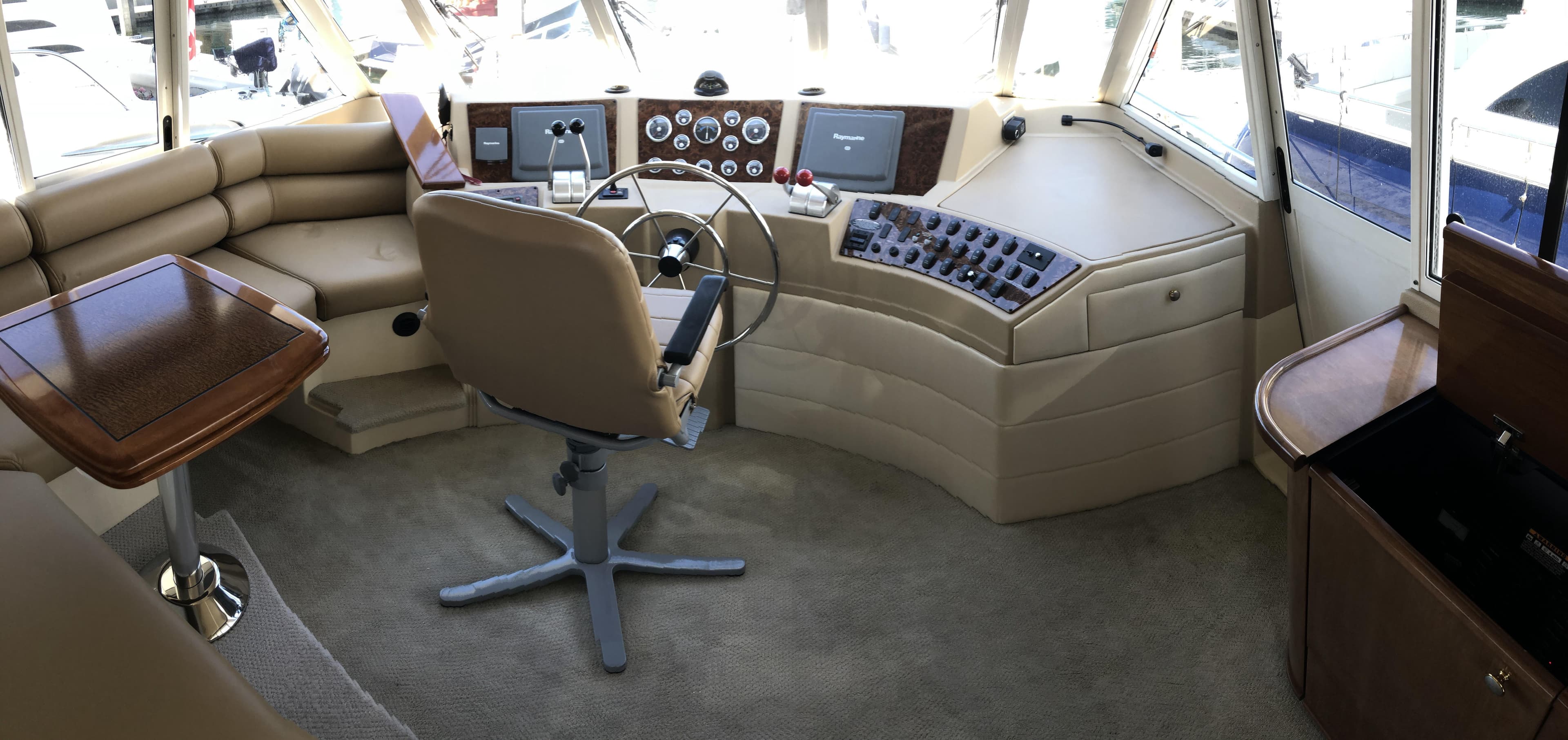 2006 Meridian 490 Pilothouse