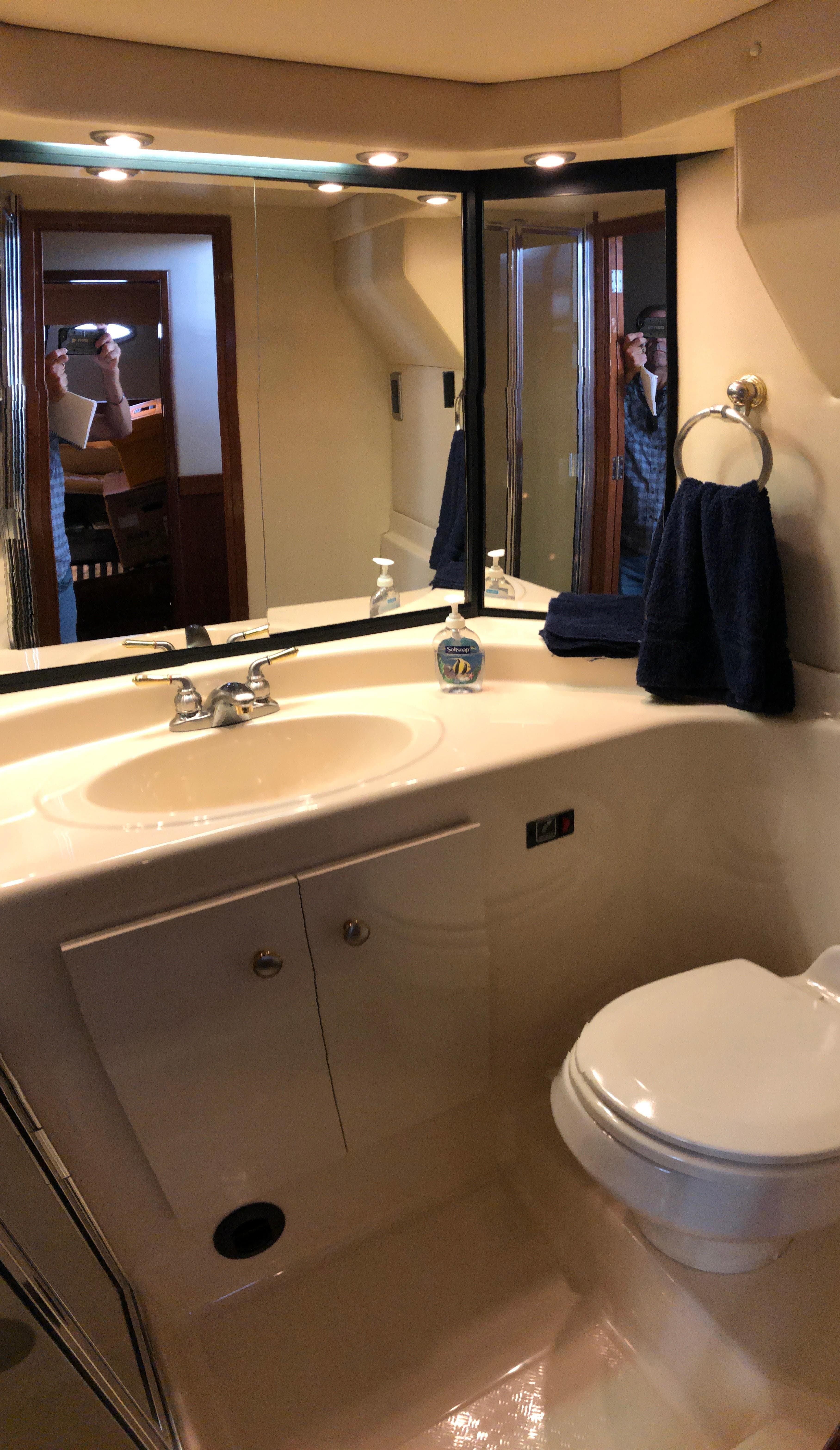 2006 Meridian 490 Pilothouse