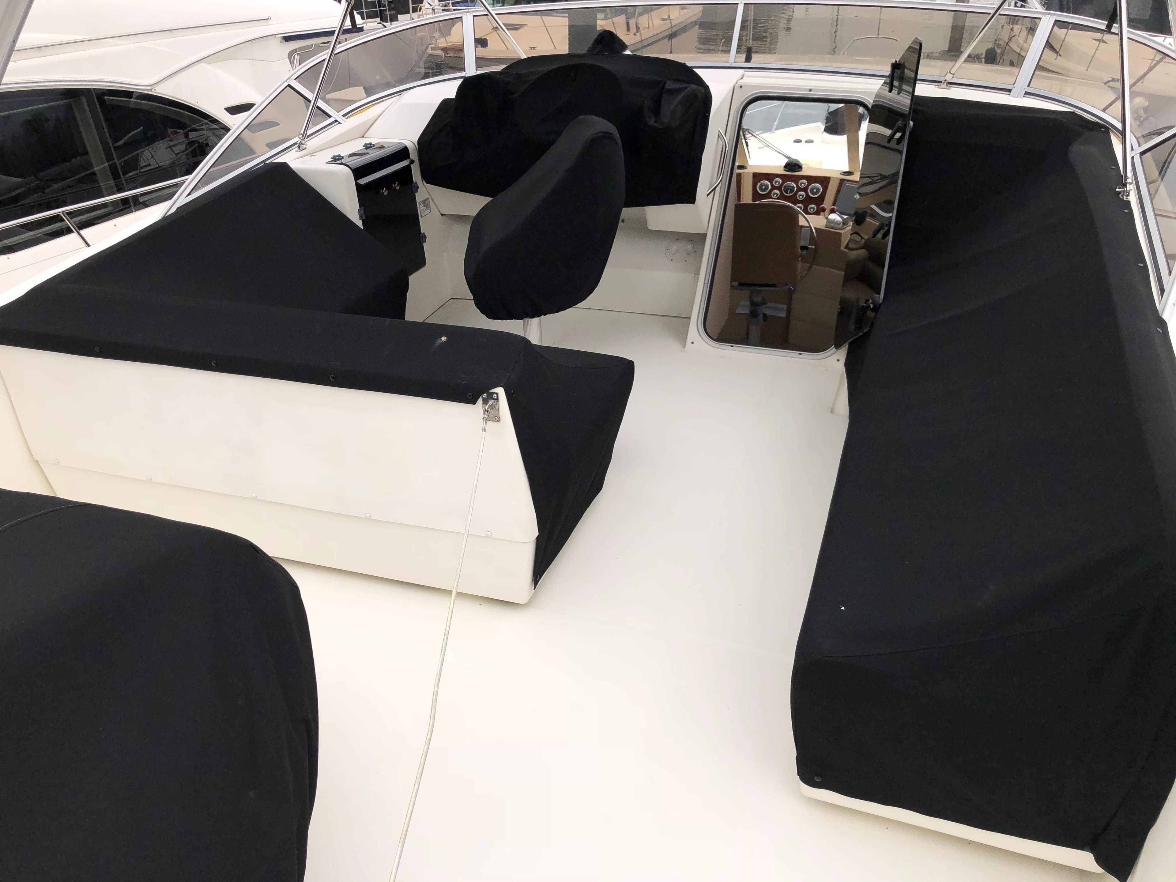 2006 Meridian 490 Pilothouse