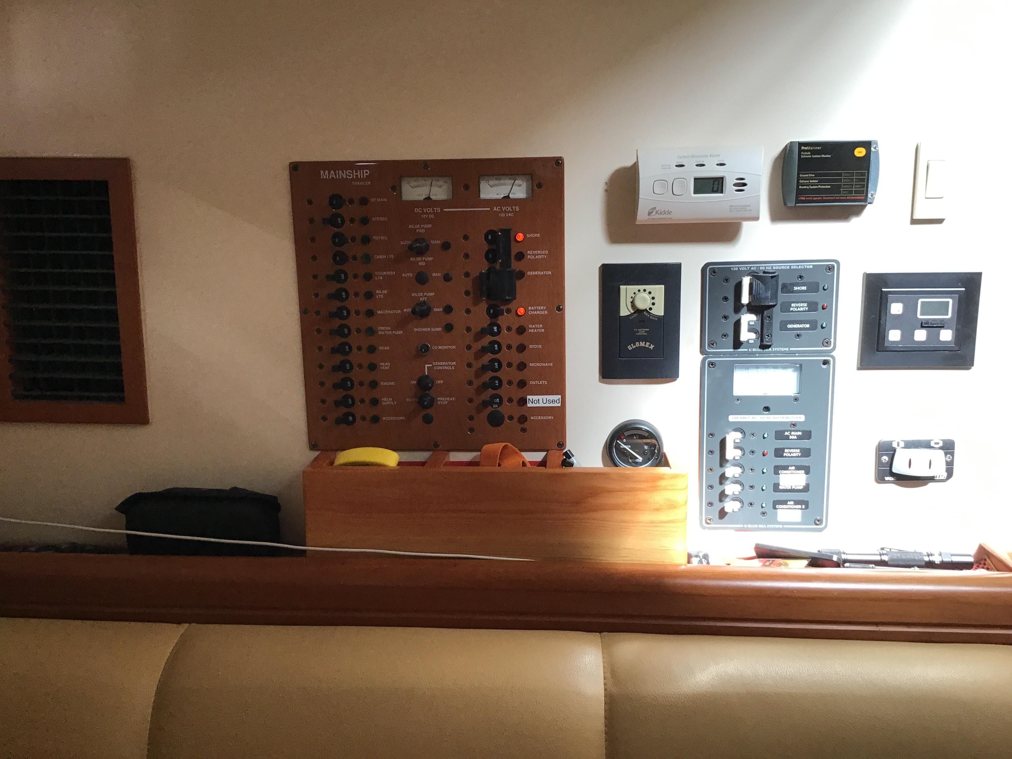 2006 Mainship Run Runner II 34
