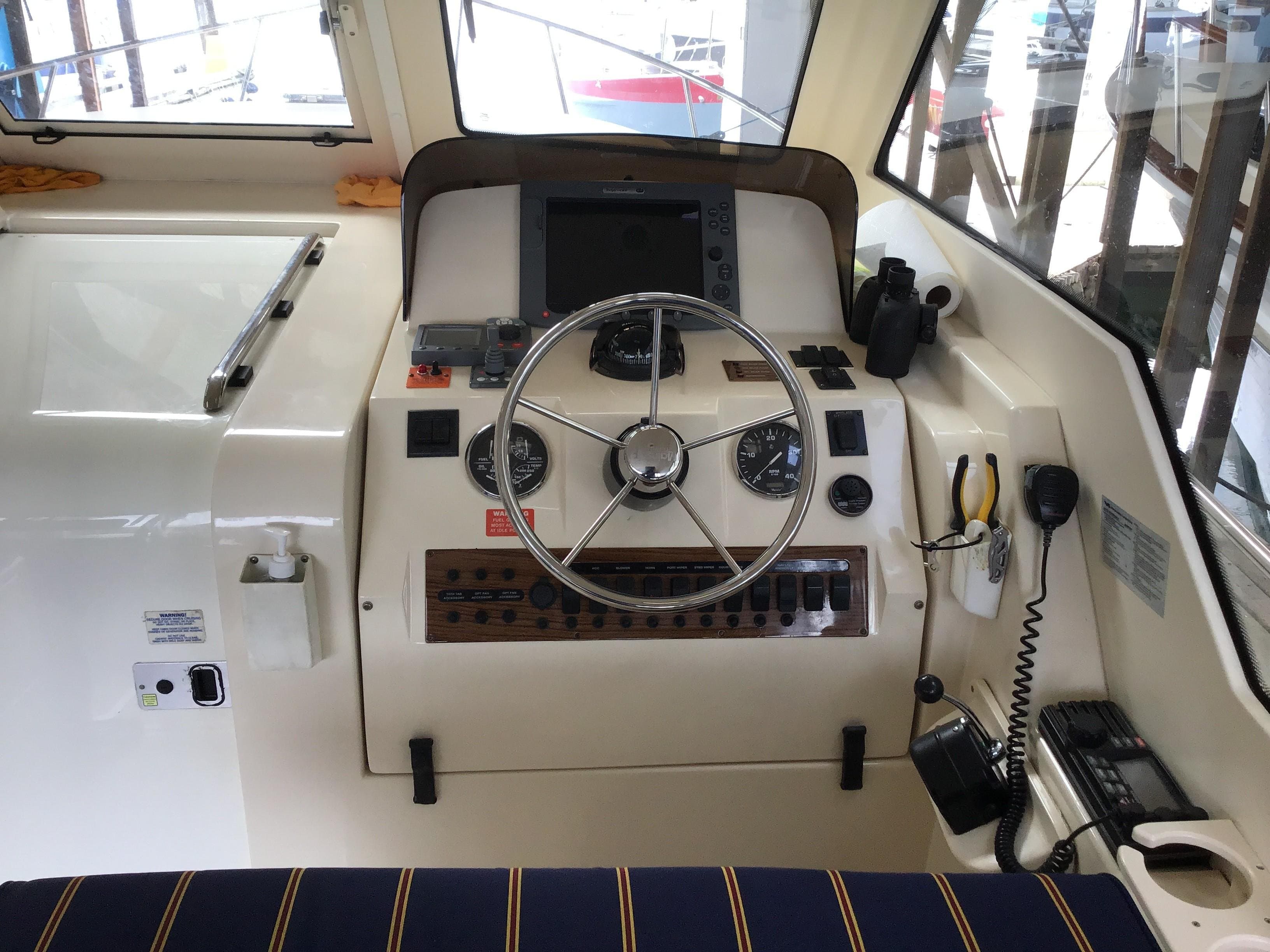 2006 Mainship Run Runner II 34
