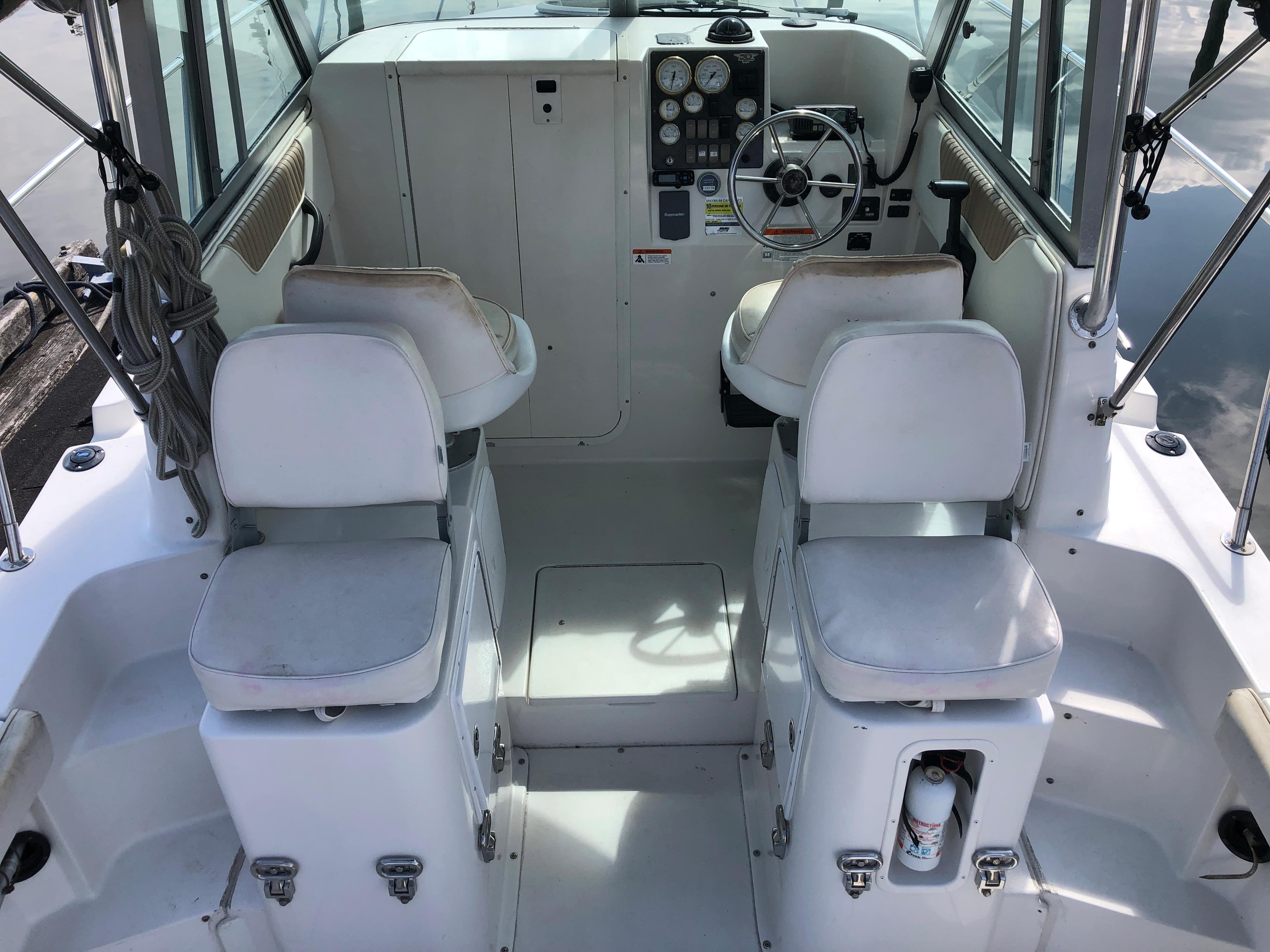 2005 Seaswirl Striper 2601 Walkaround I/O