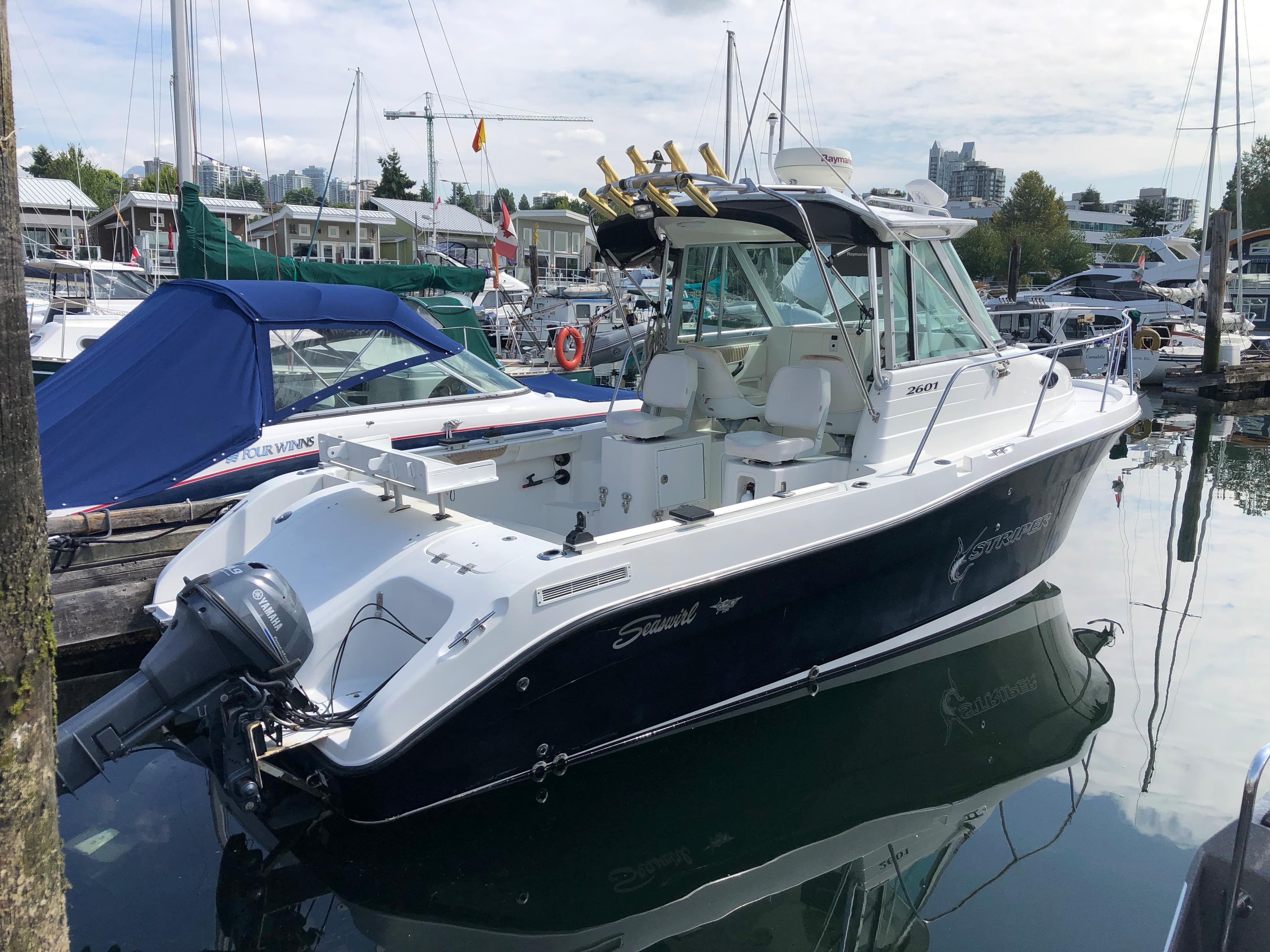 2005 Seaswirl Striper 2601 Walkaround I/O