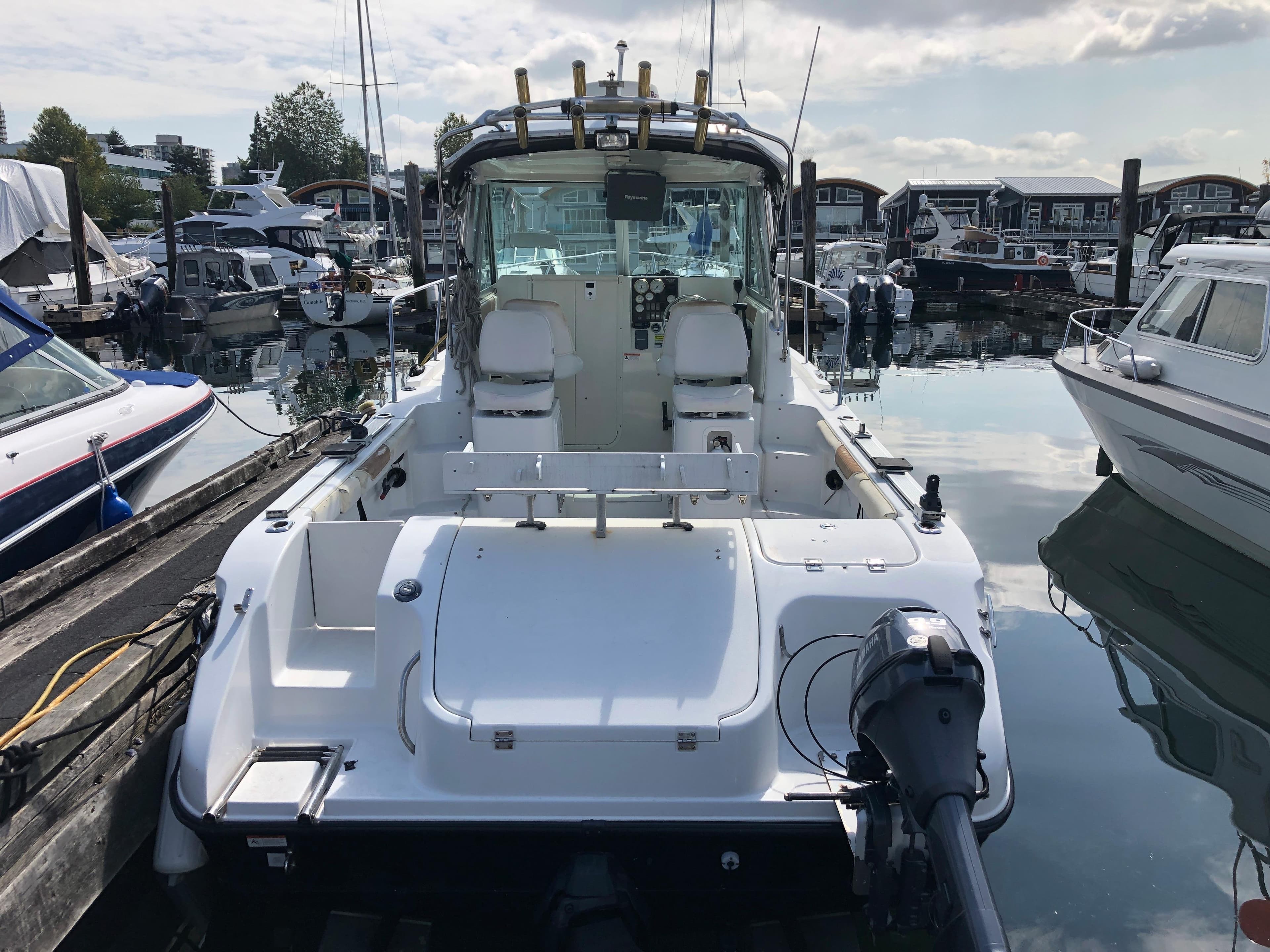 2005 Seaswirl Striper 2601 Walkaround I/O