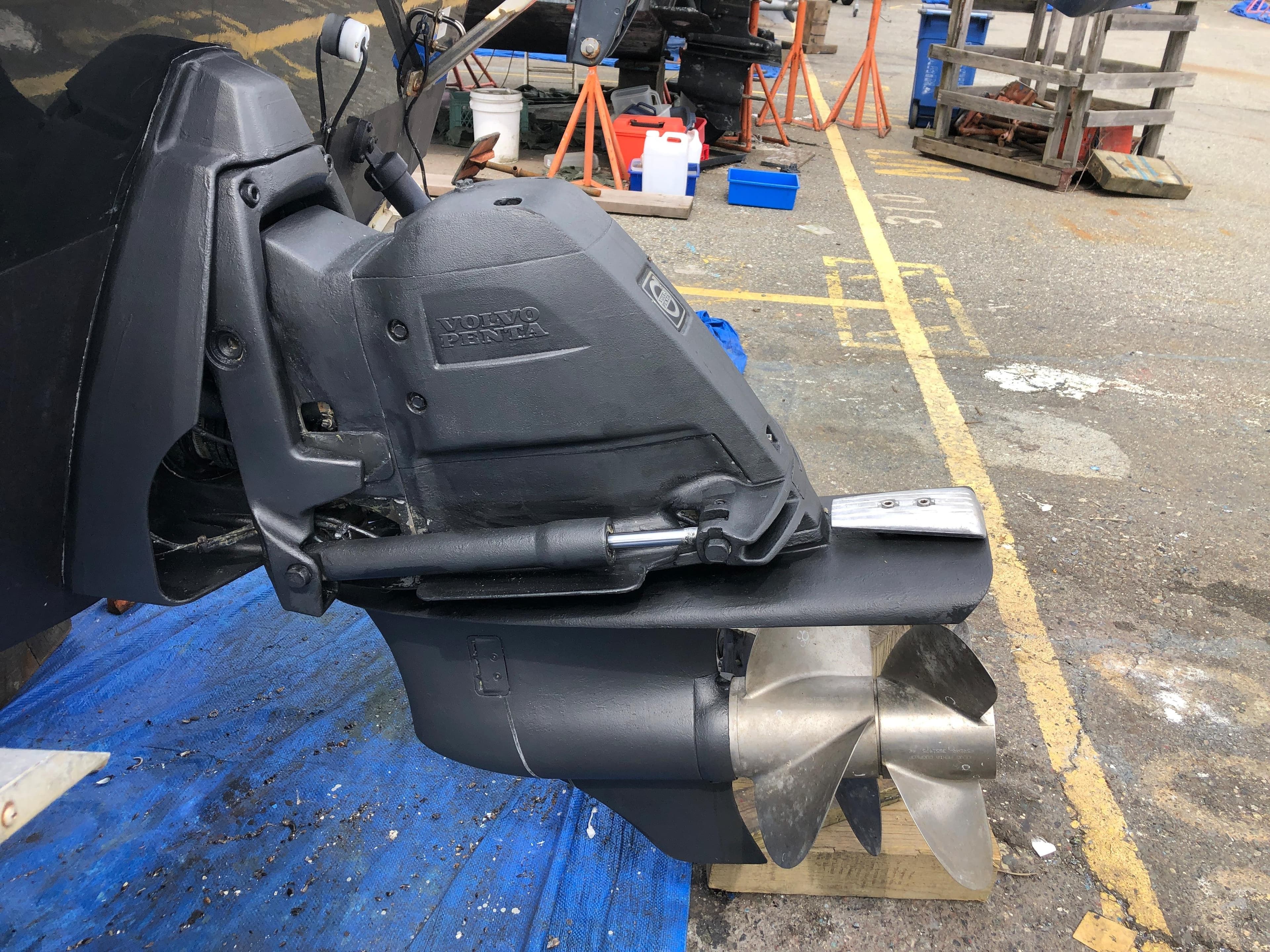 2005 Seaswirl Striper 2601 Walkaround I/O
