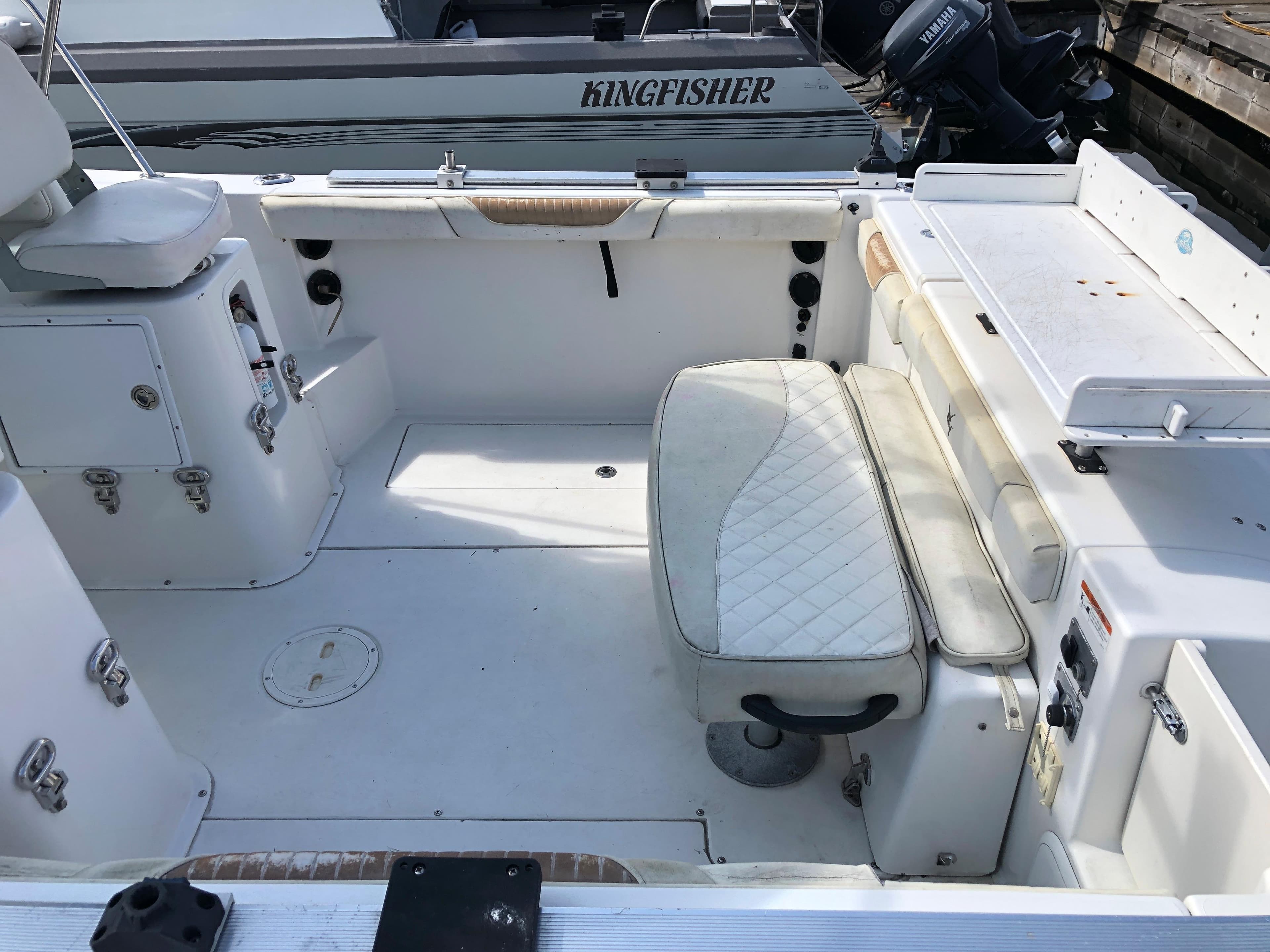 2005 Seaswirl Striper 2601 Walkaround I/O