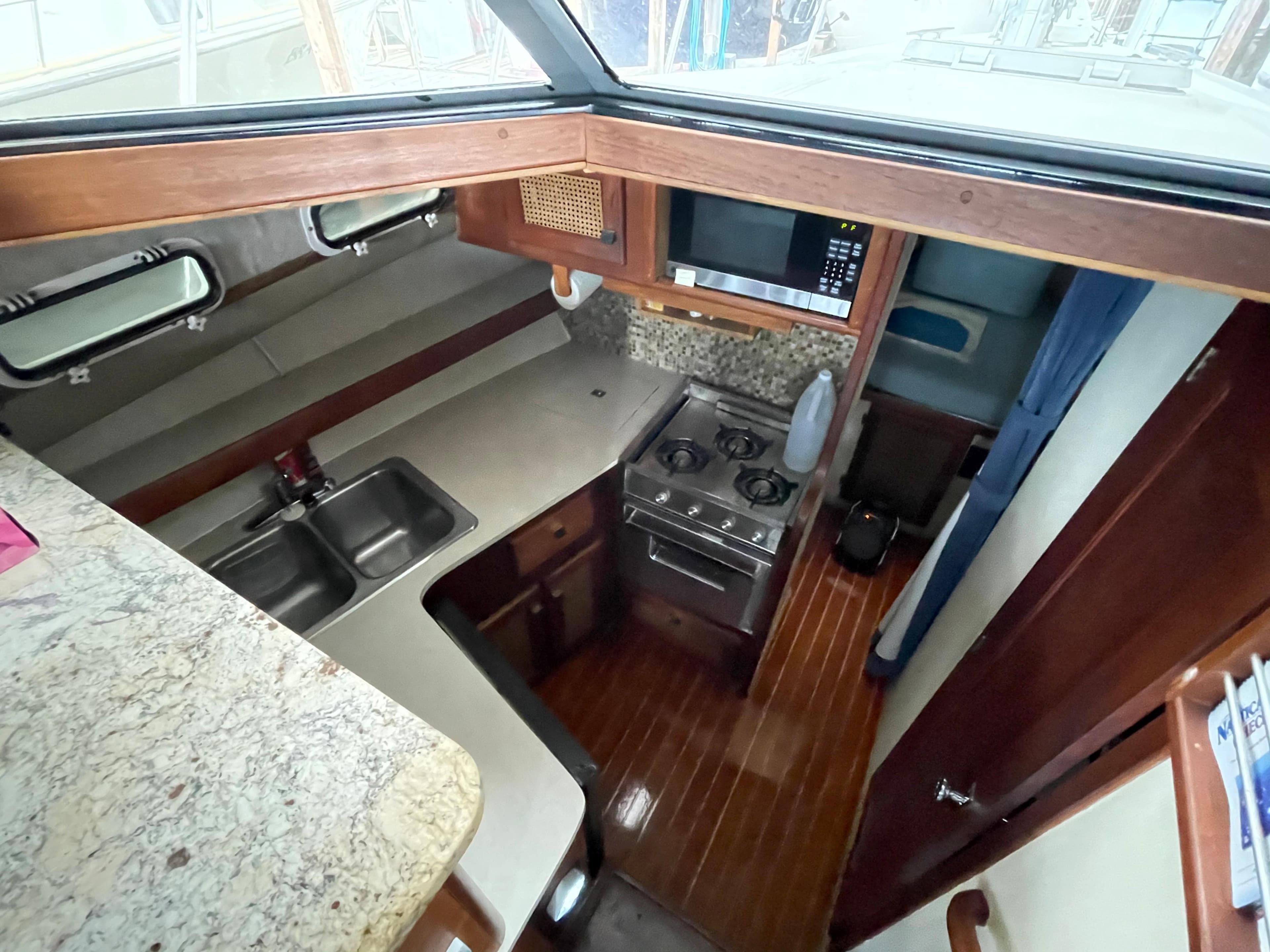 1986 Bayliner 3270 Motoryacht