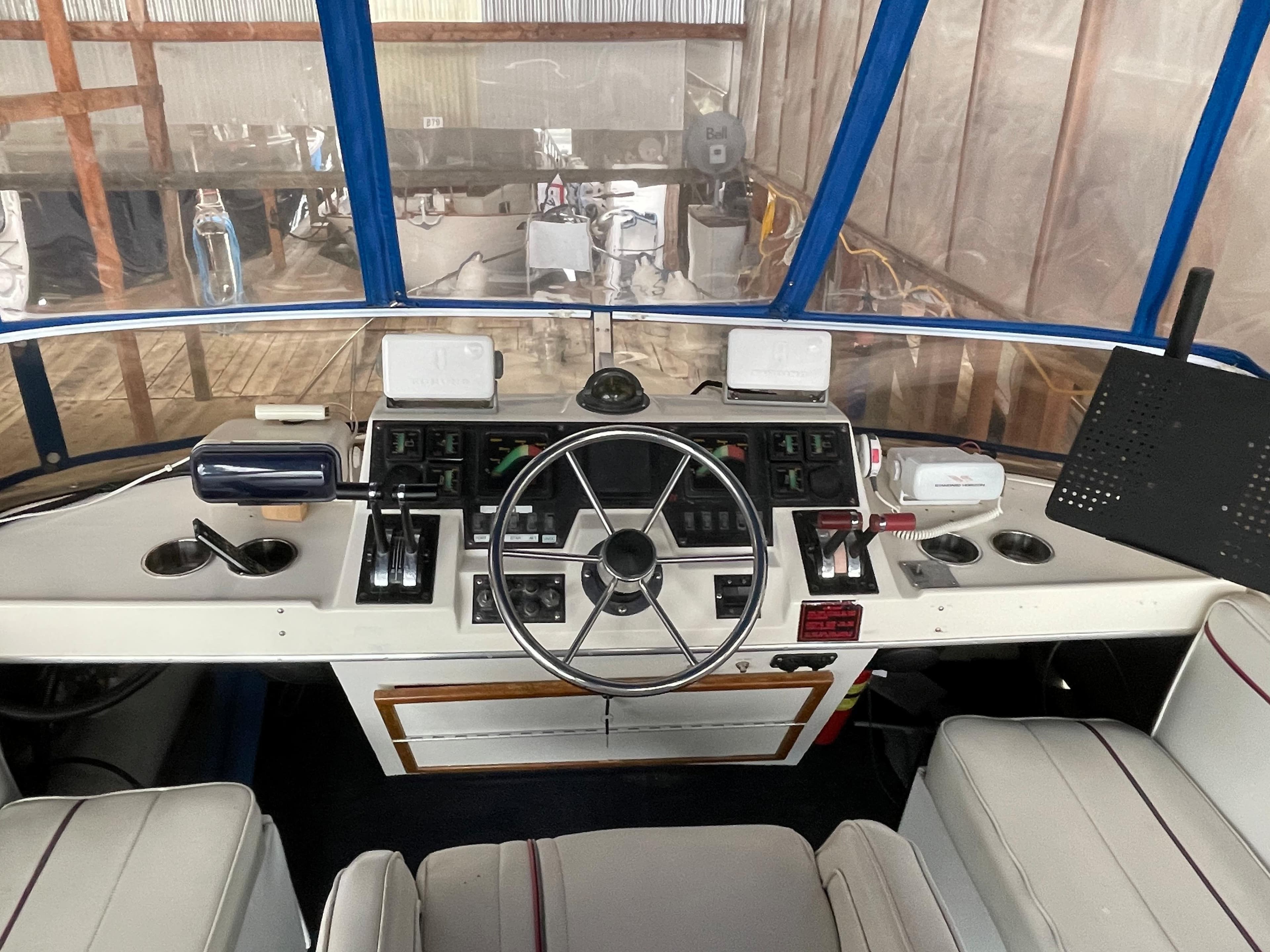 1986 Bayliner 3270 Motoryacht