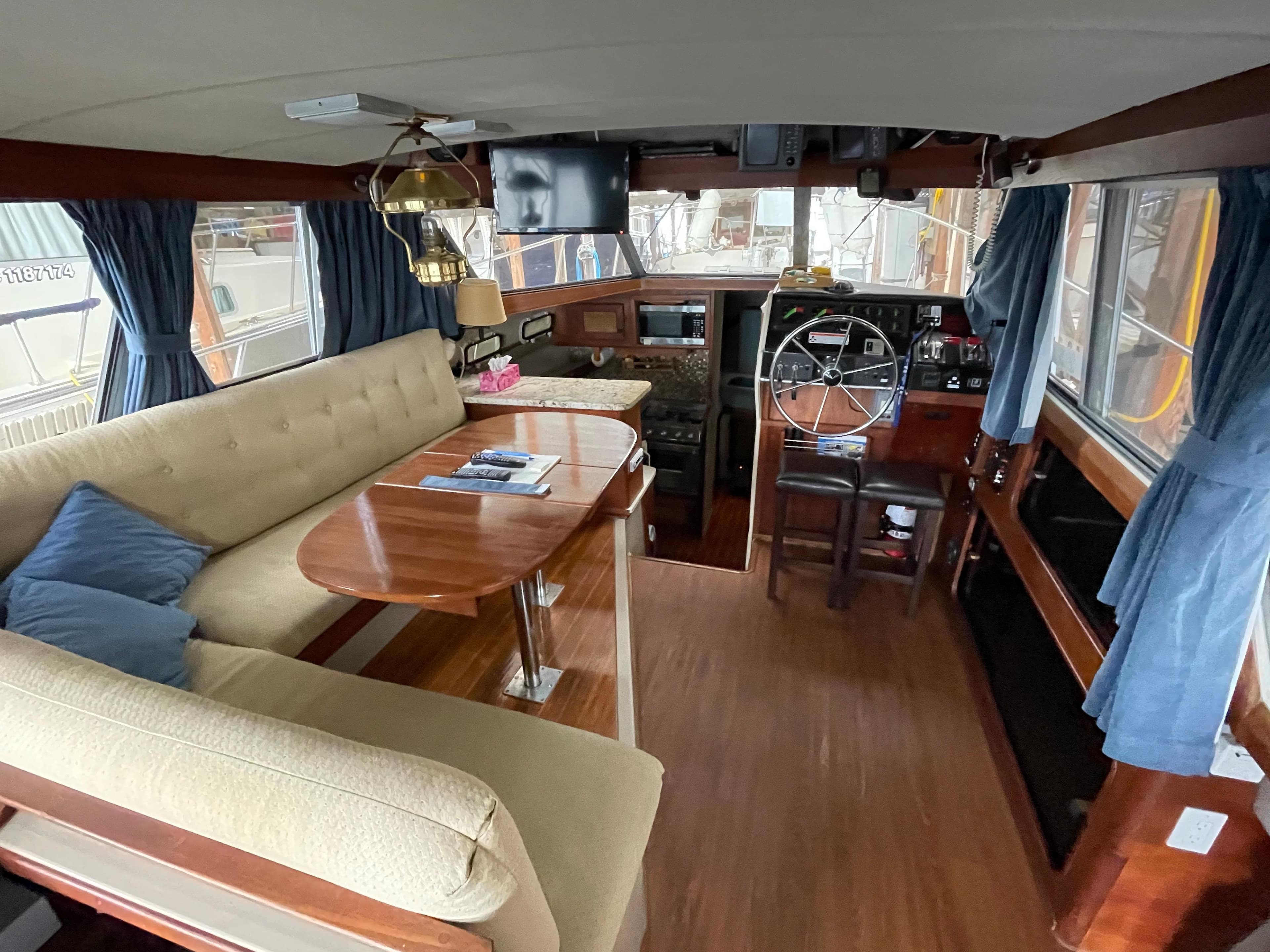 1986 Bayliner 3270 Motoryacht