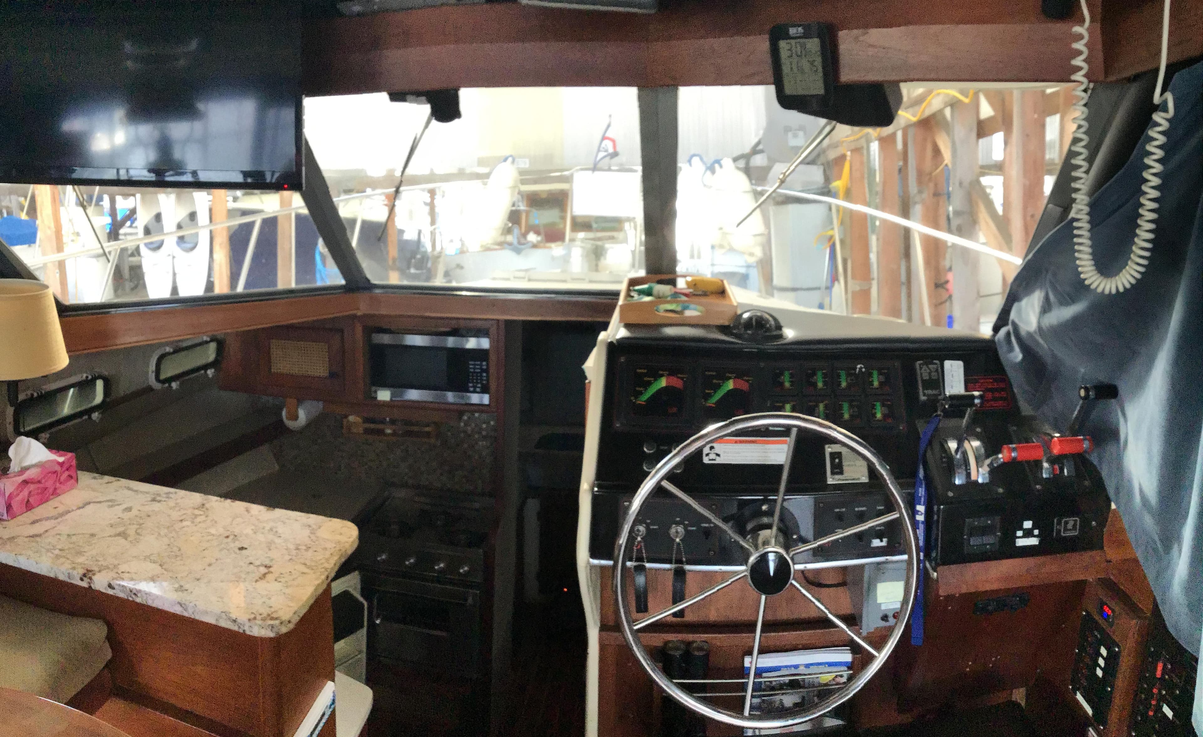 1986 Bayliner 3270 Motoryacht