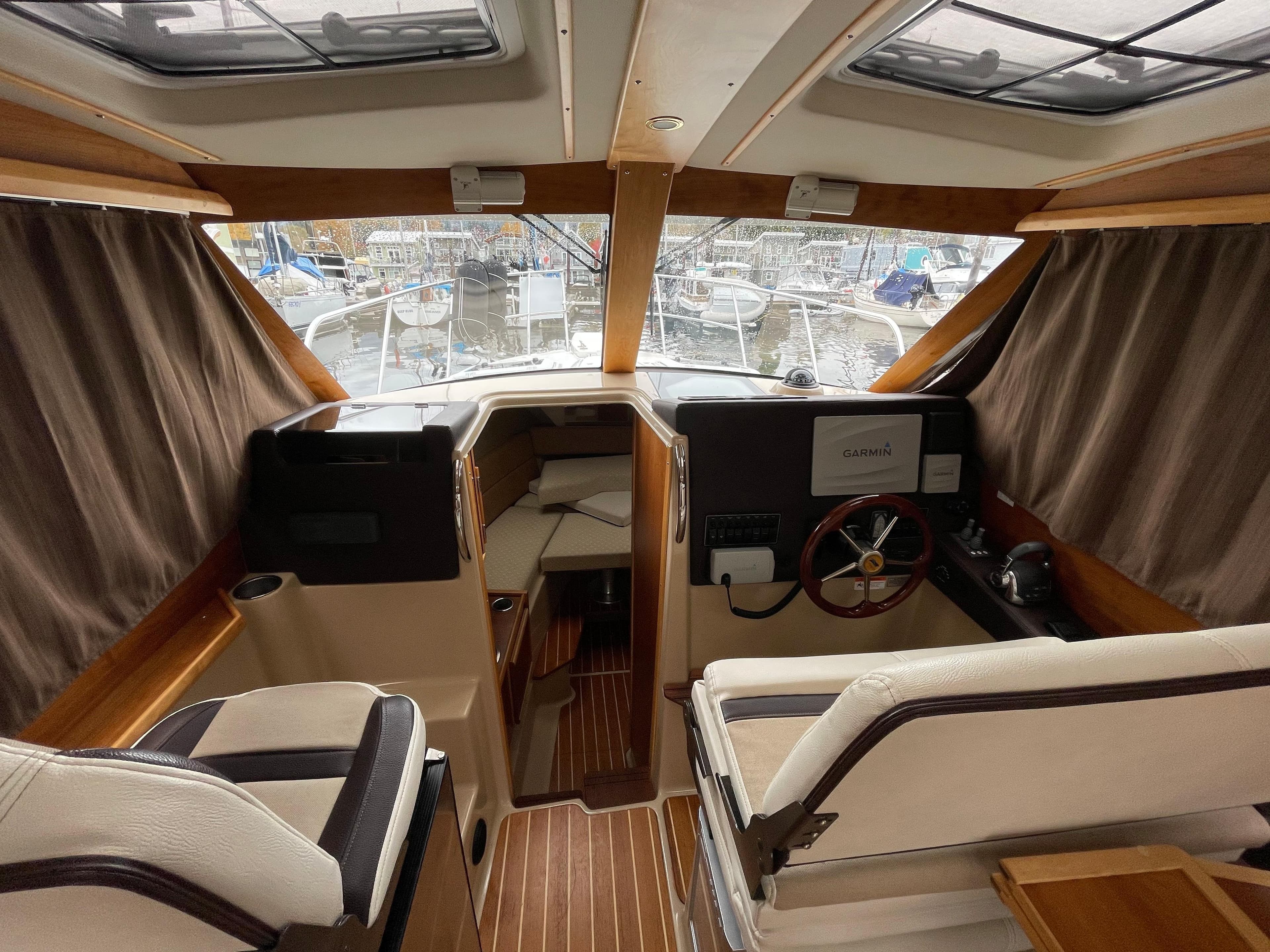 2017 Cutwater 28