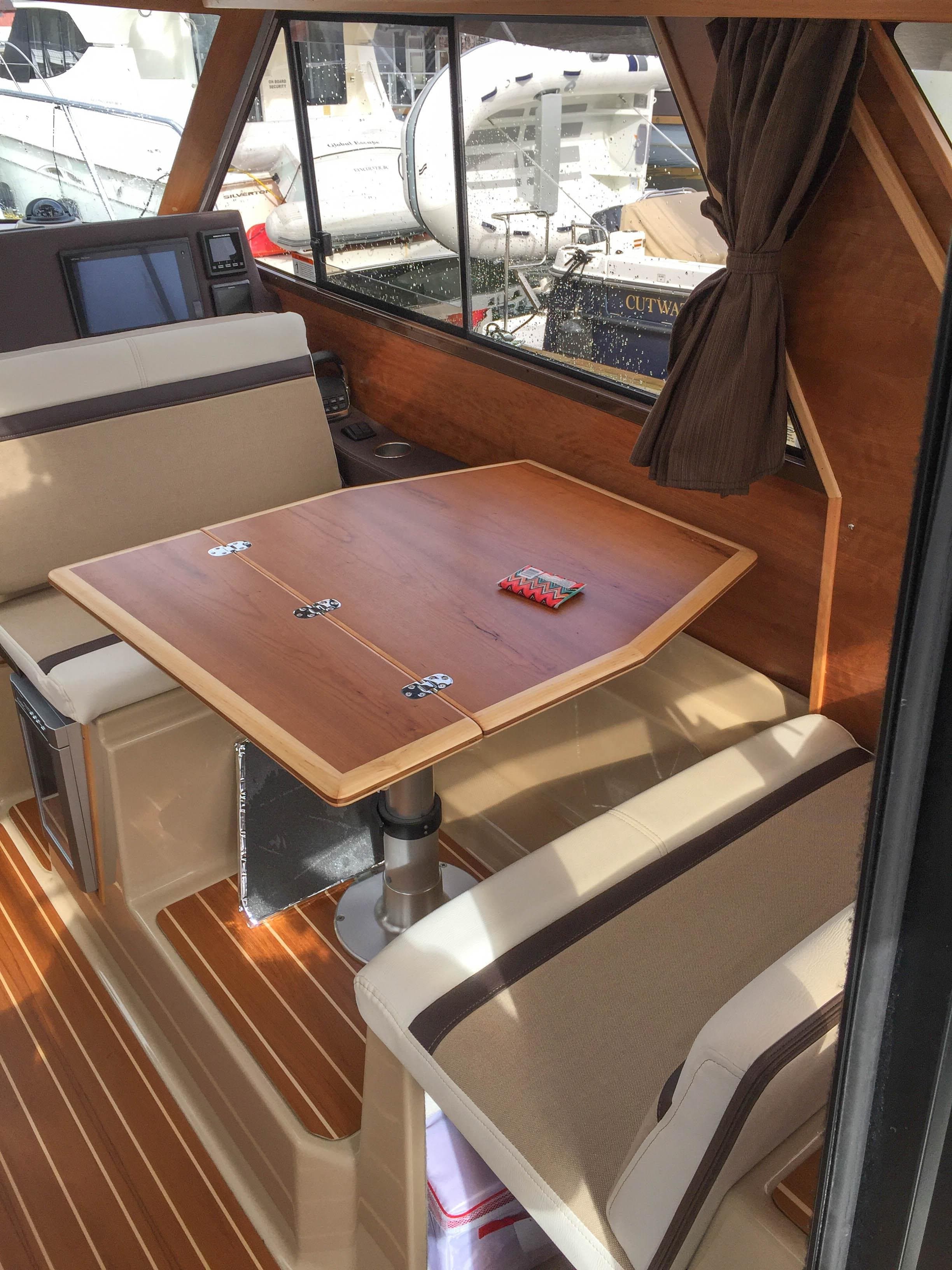 2017 Cutwater 28