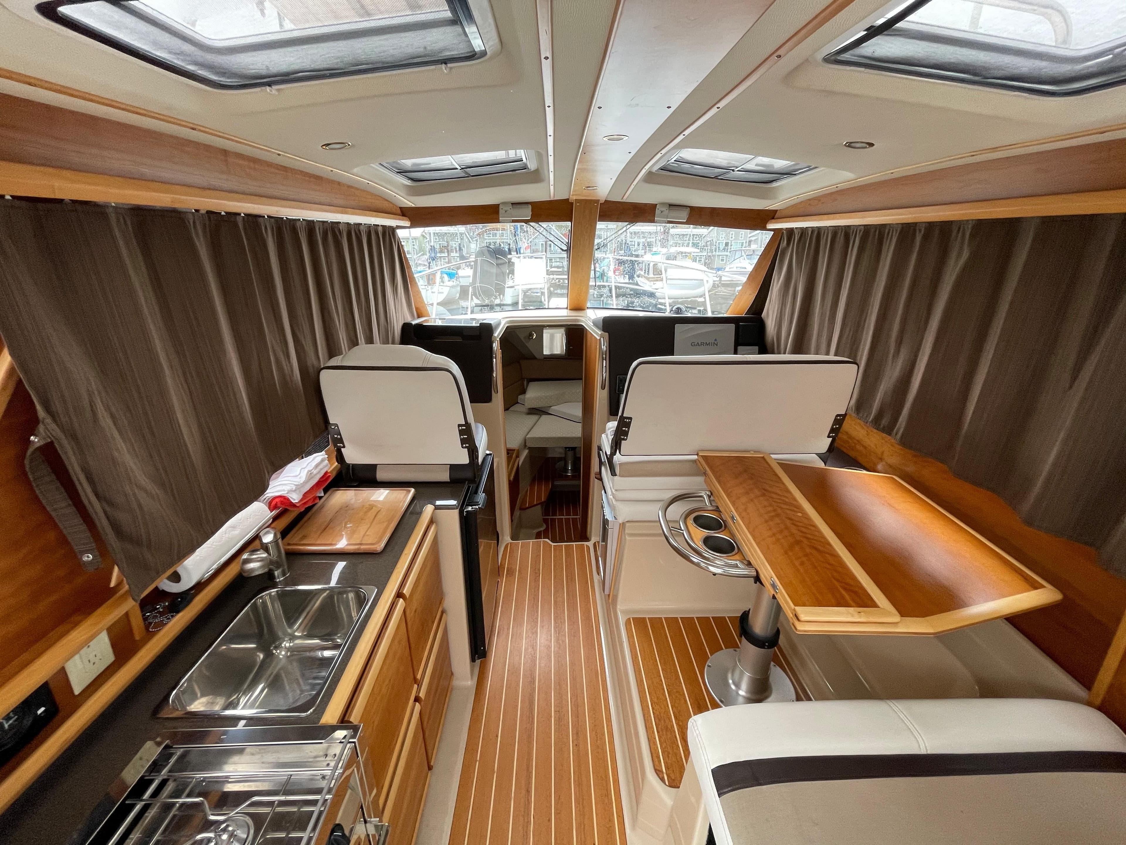 2017 Cutwater 28