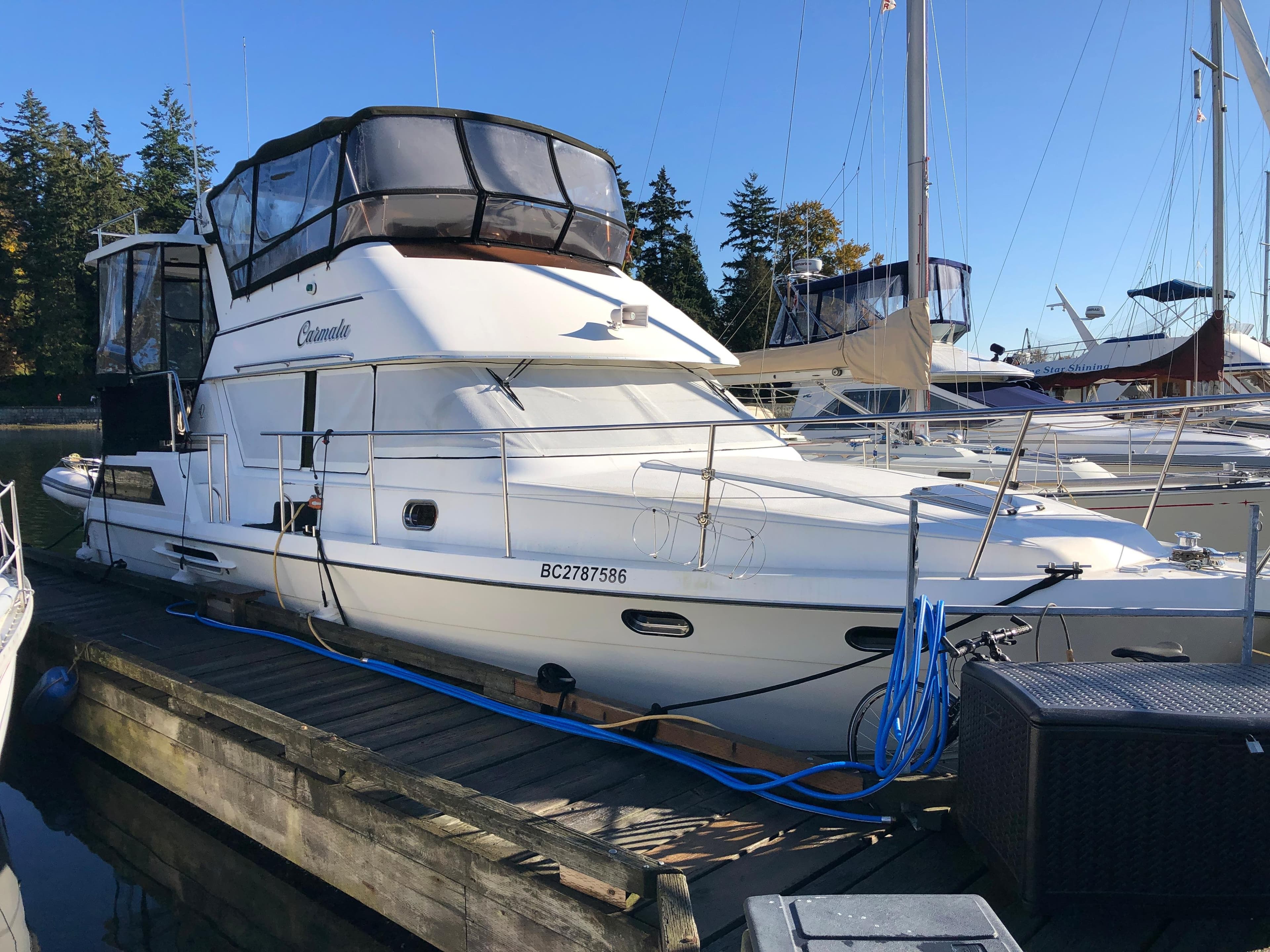 1995 Queenship Aft Cabin