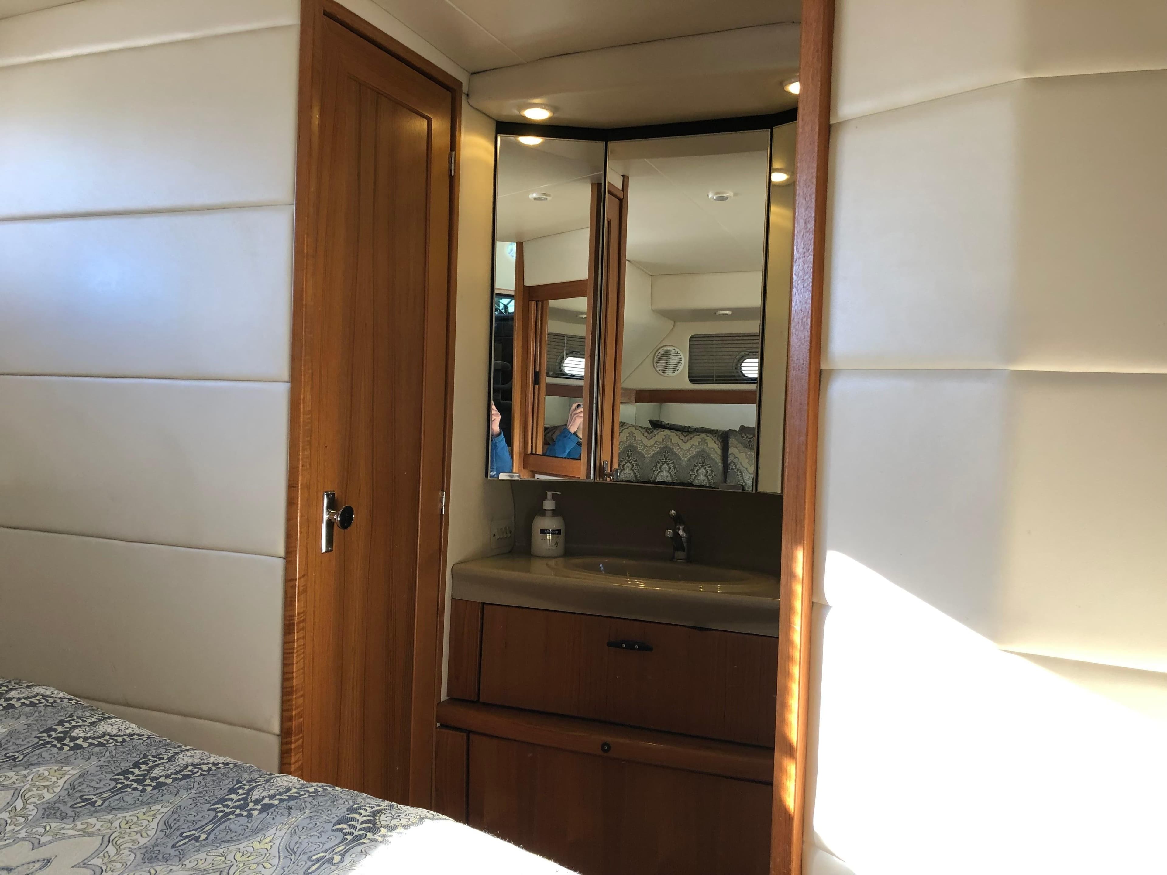 1998 Bayliner 4087 Aft Cabin Motoryacht