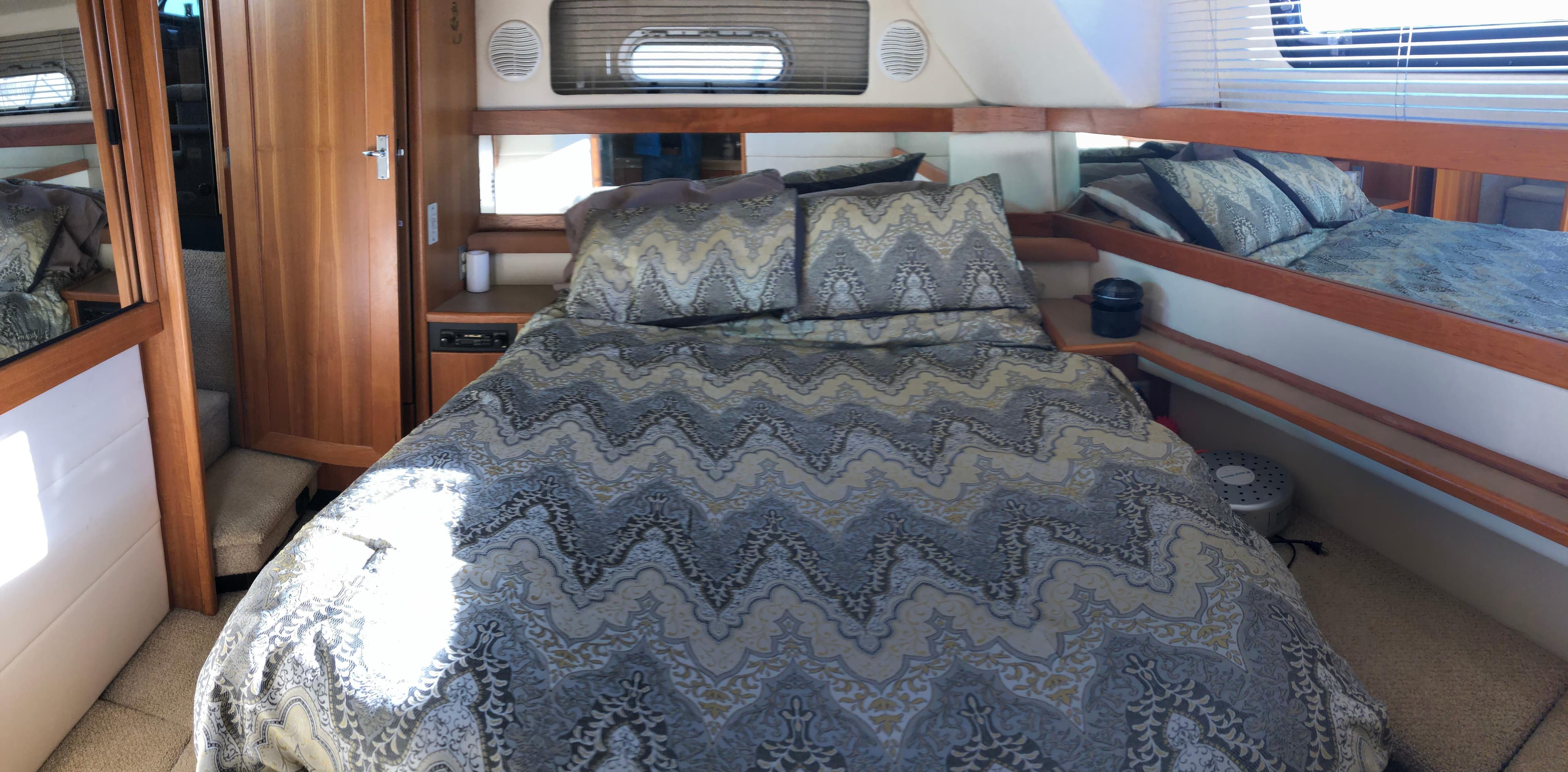 1998 Bayliner 4087 Aft Cabin Motoryacht