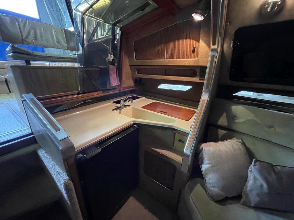 1980 Sea Ray 31 Vanguard