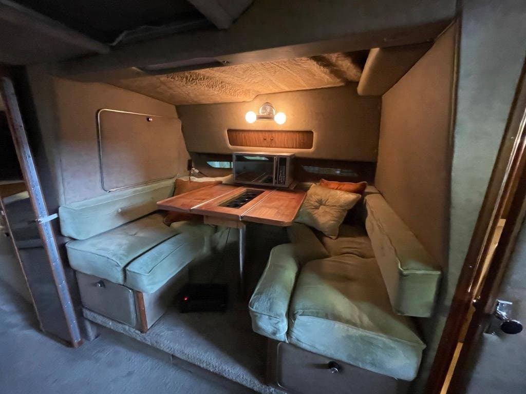 1980 Sea Ray 31 Vanguard