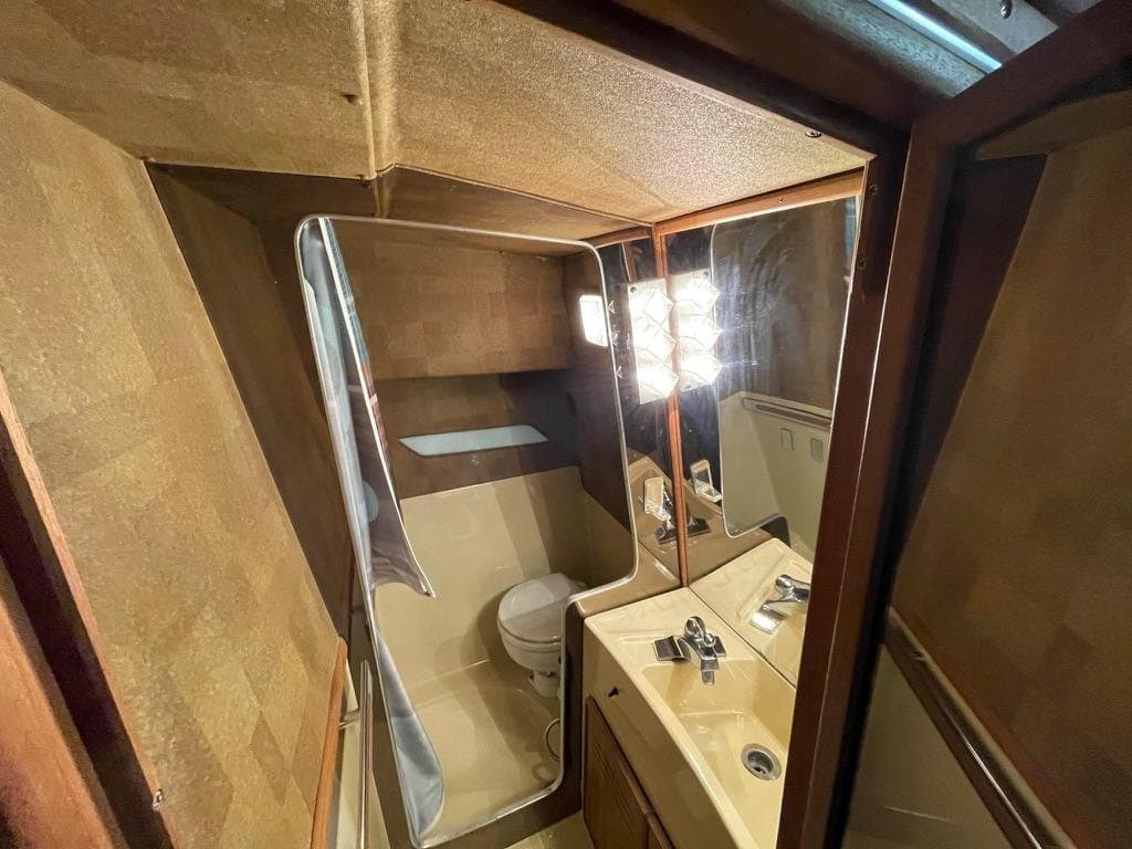 1980 Sea Ray 31 Vanguard