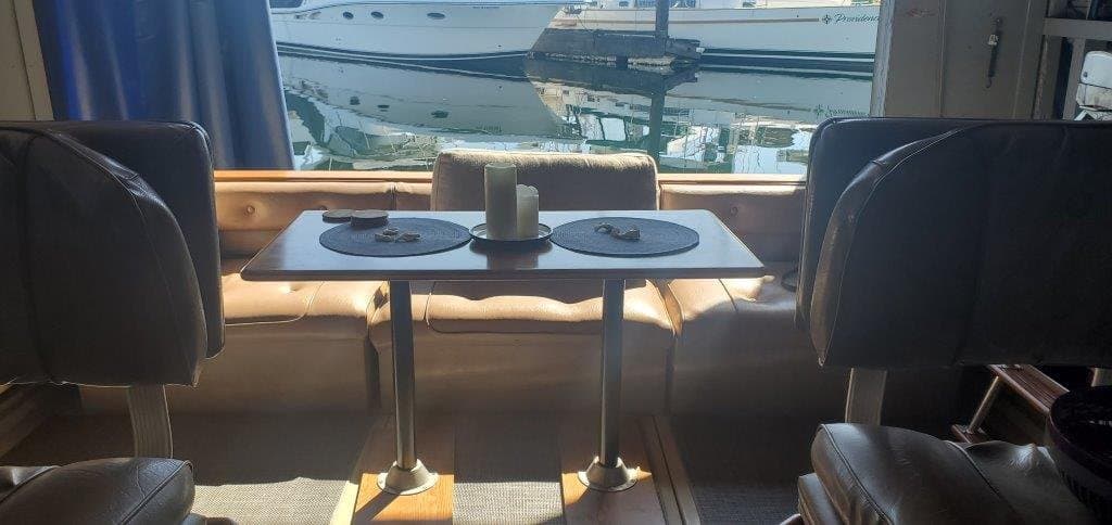 1980 Sea Ray 31 Vanguard
