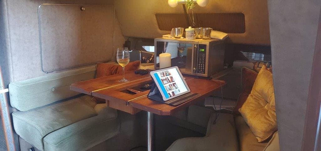 1980 Sea Ray 31 Vanguard