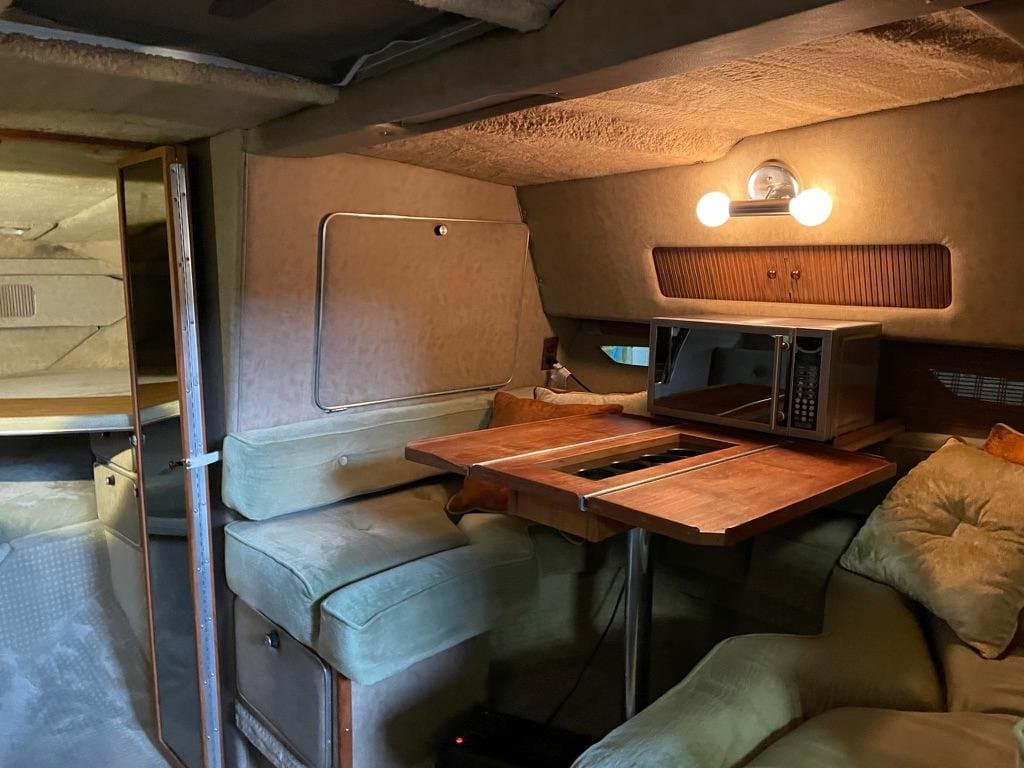 1980 Sea Ray 31 Vanguard
