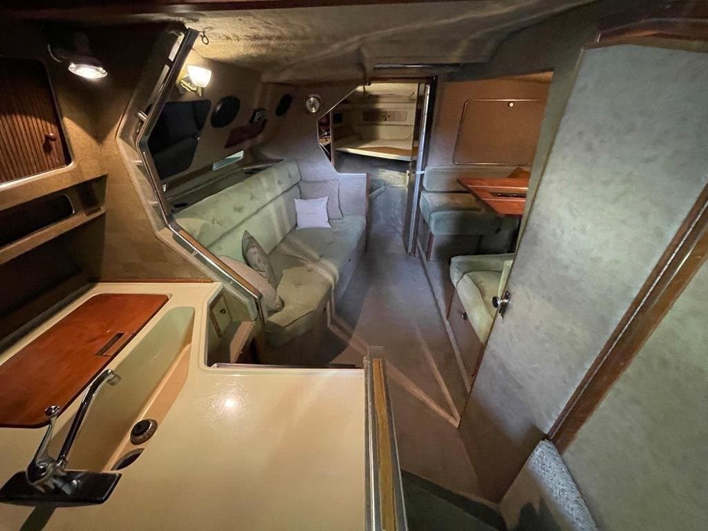 1980 Sea Ray 31 Vanguard