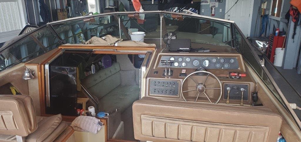 1980 Sea Ray 31 Vanguard