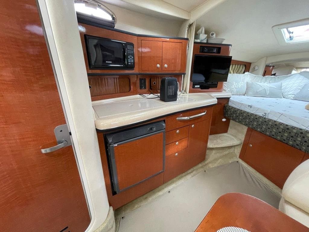 2005 Sea Ray 300 Sundancer