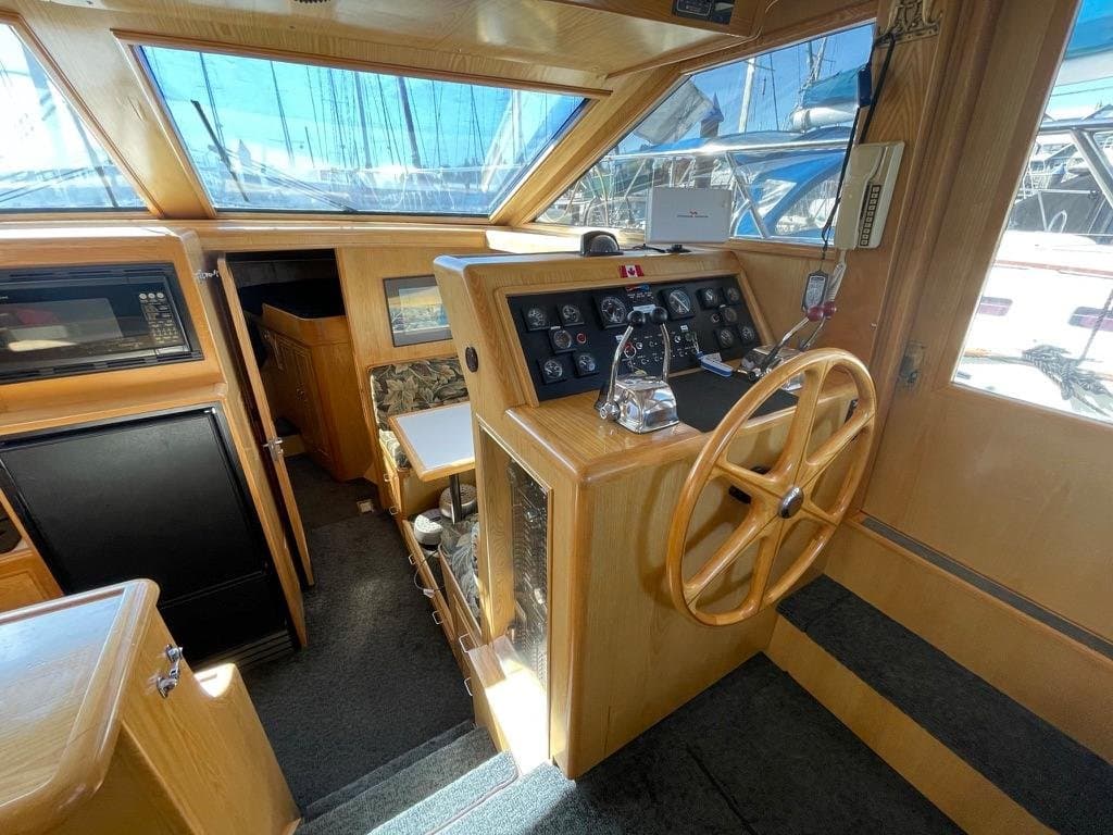 1990 Ocean Alexander 440