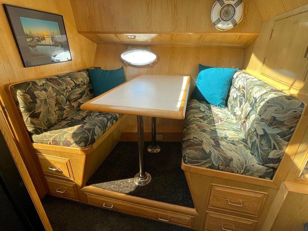 1990 Ocean Alexander 440