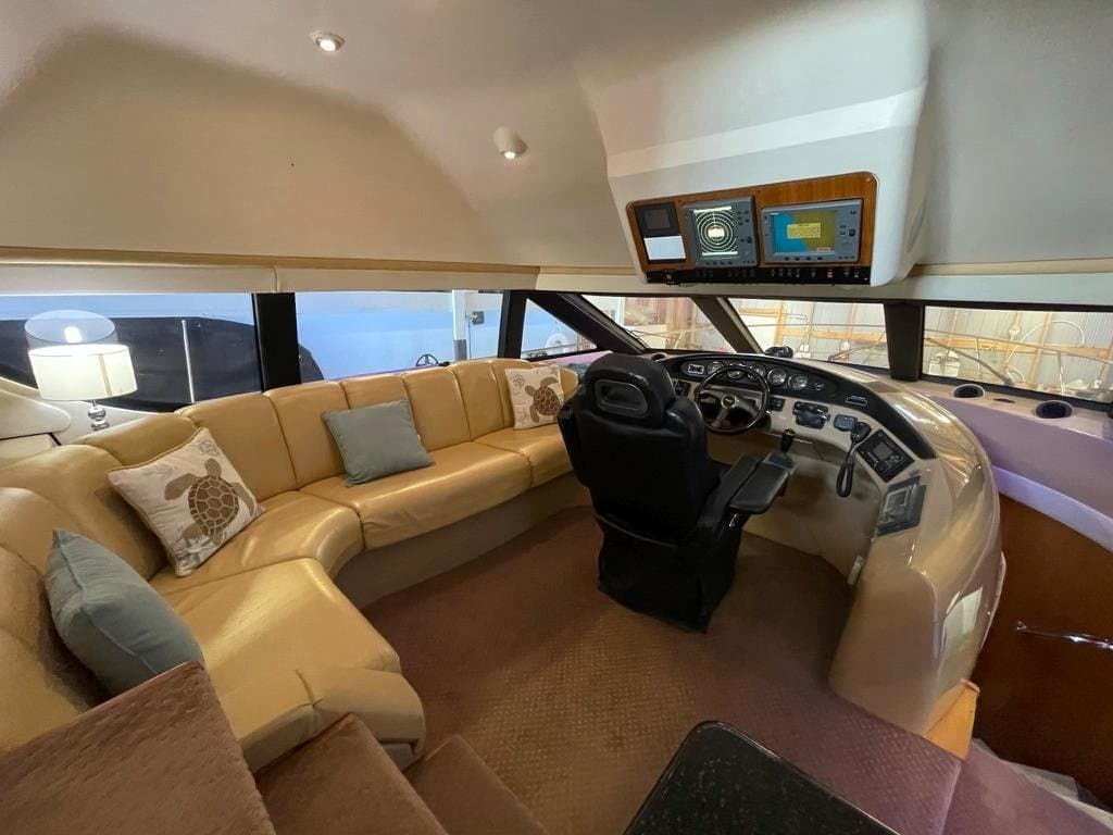 2001 Carver 57 Voyager