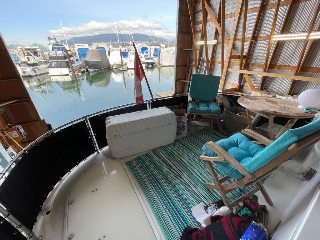 2001 Carver 57 Voyager
